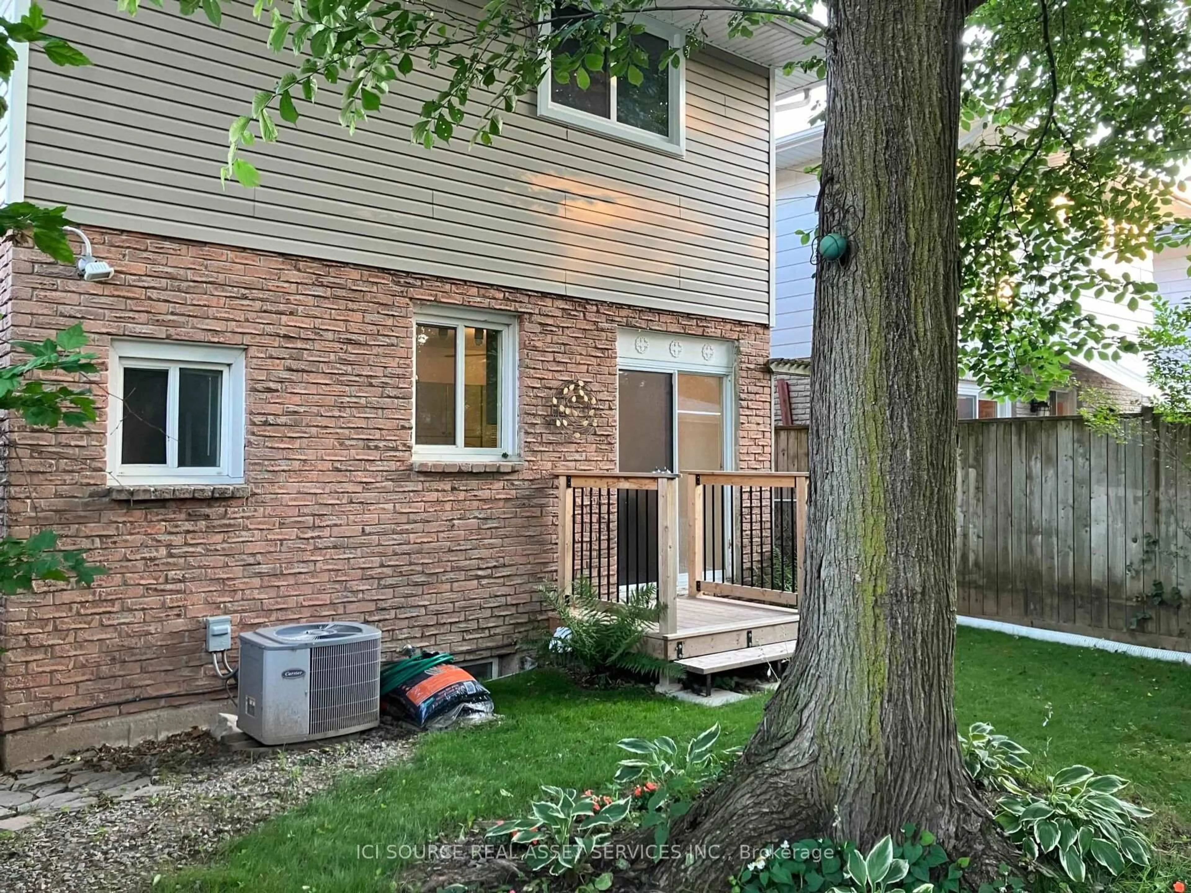 Home with brick exterior material, street for 13 1/2 Northglen Ave, St. Catharines Ontario L2M 1B3