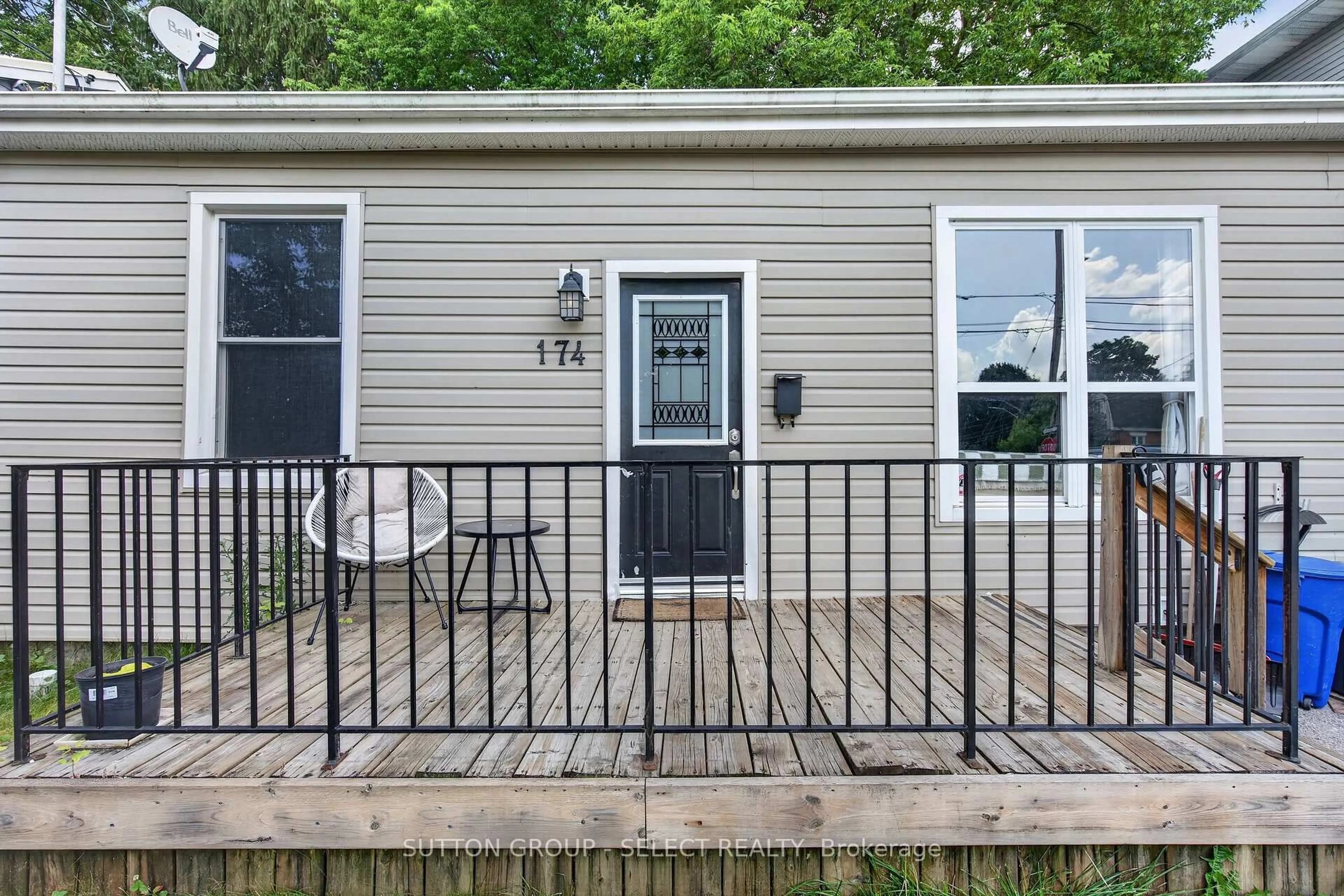 Unknown for 174 Clarence St, London East Ontario N6B 2J7