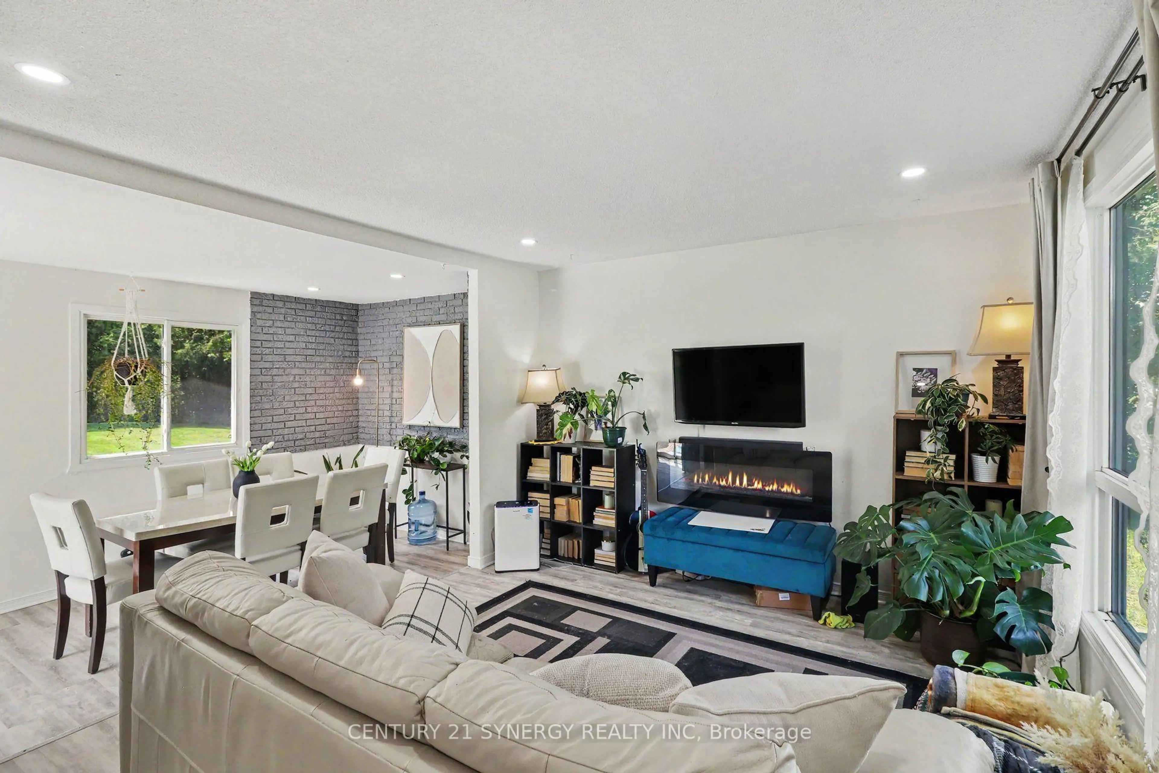 Living room with furniture, unknown for 3782 Indian Creek Rd, Clarence-Rockland Ontario K0A 2A0