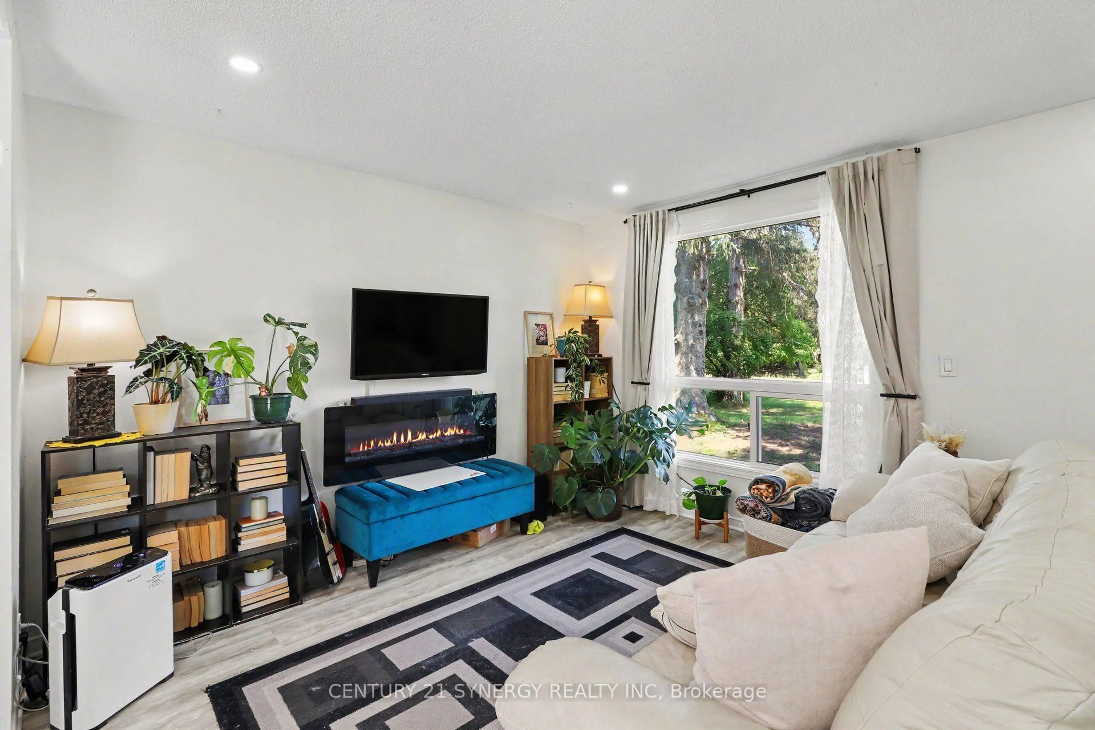 Living room with furniture, unknown for 3782 Indian Creek Rd, Clarence-Rockland Ontario K0A 2A0