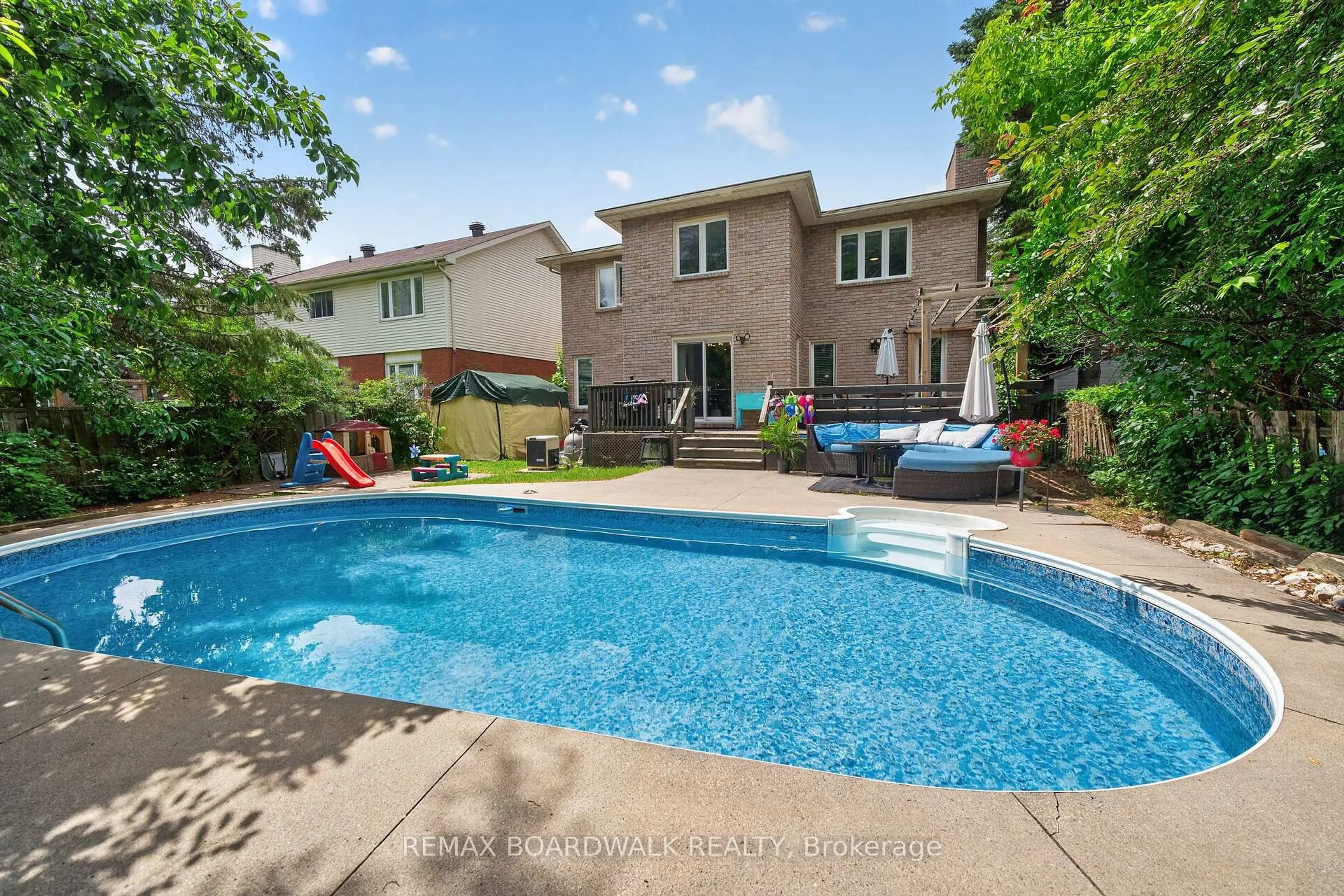 Pool for 86 Vanstone Dr, Ottawa Ontario K2L 3T1