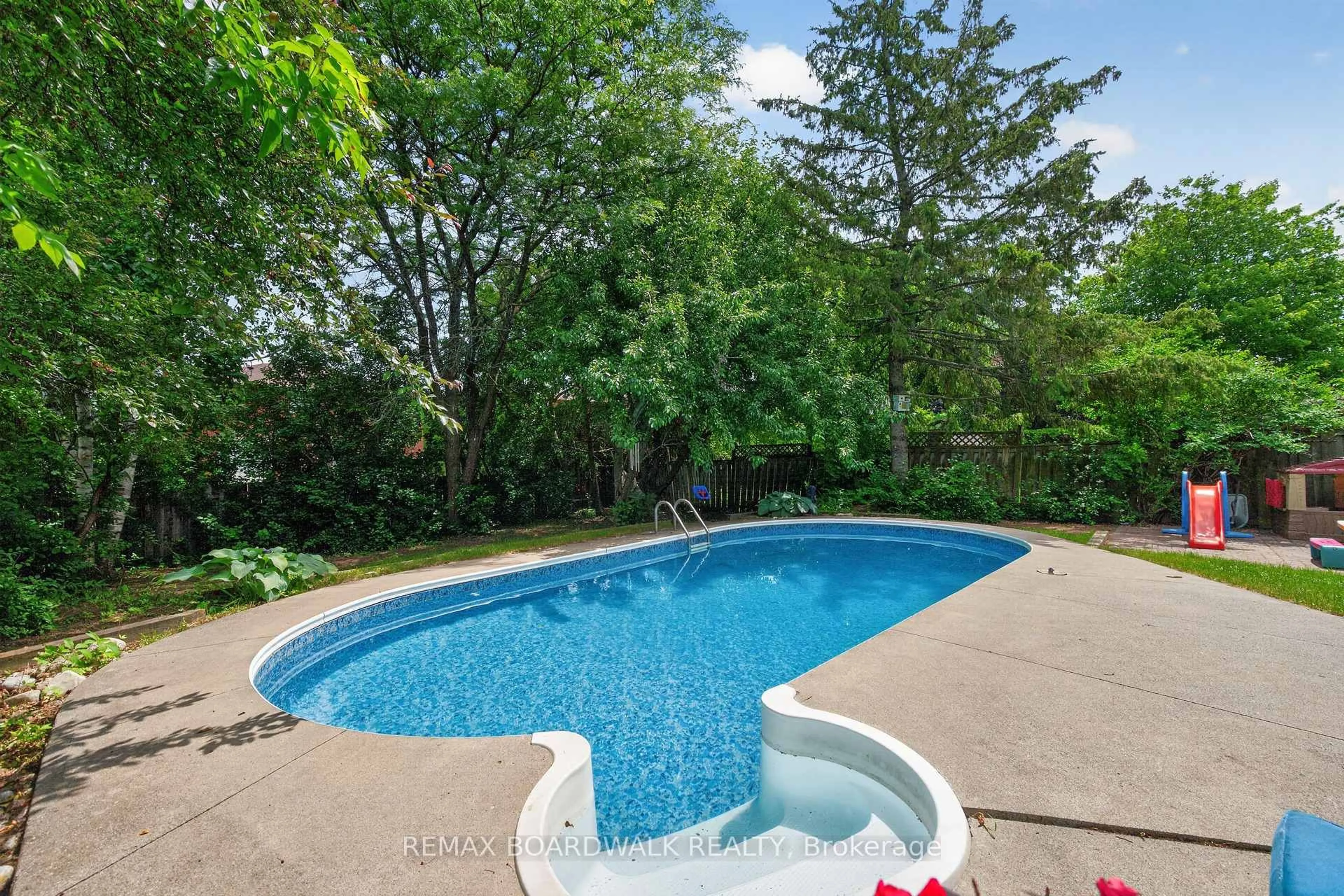 Pool for 86 Vanstone Dr, Ottawa Ontario K2L 3T1