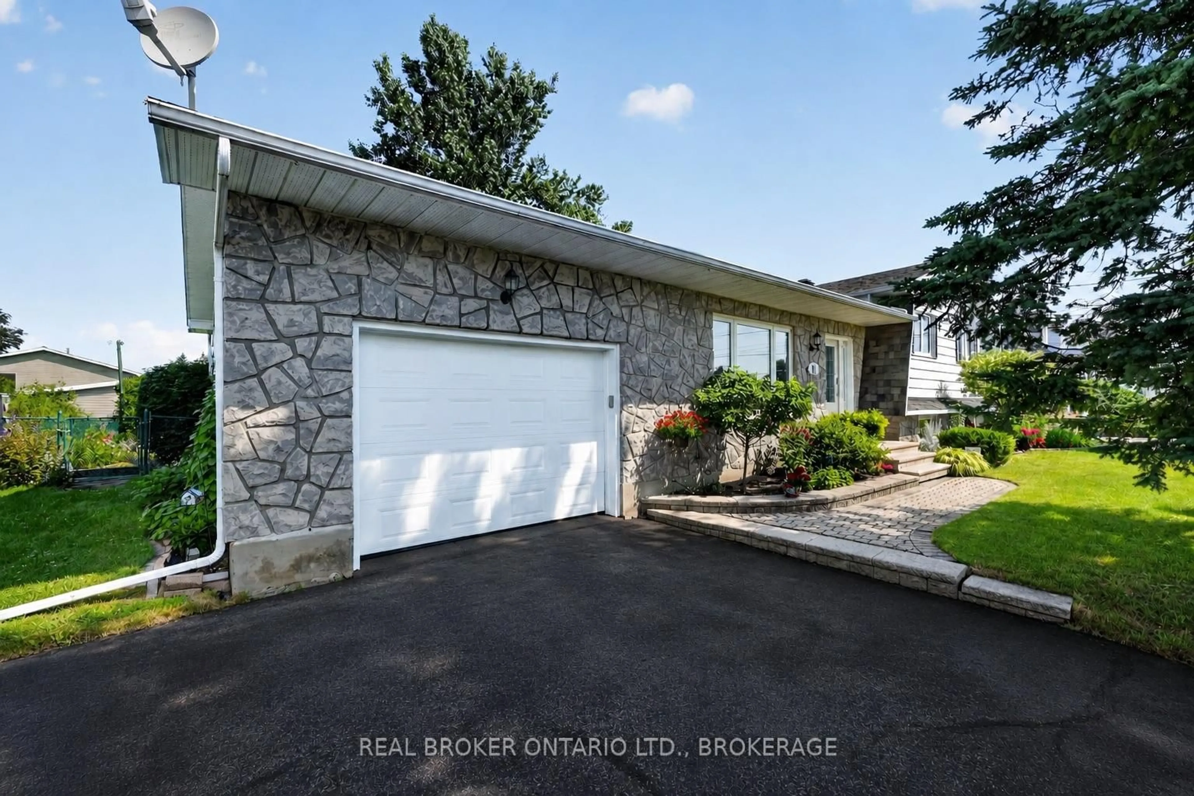 Unknown for 11 Albert St, Casselman Ontario K0A 1M0