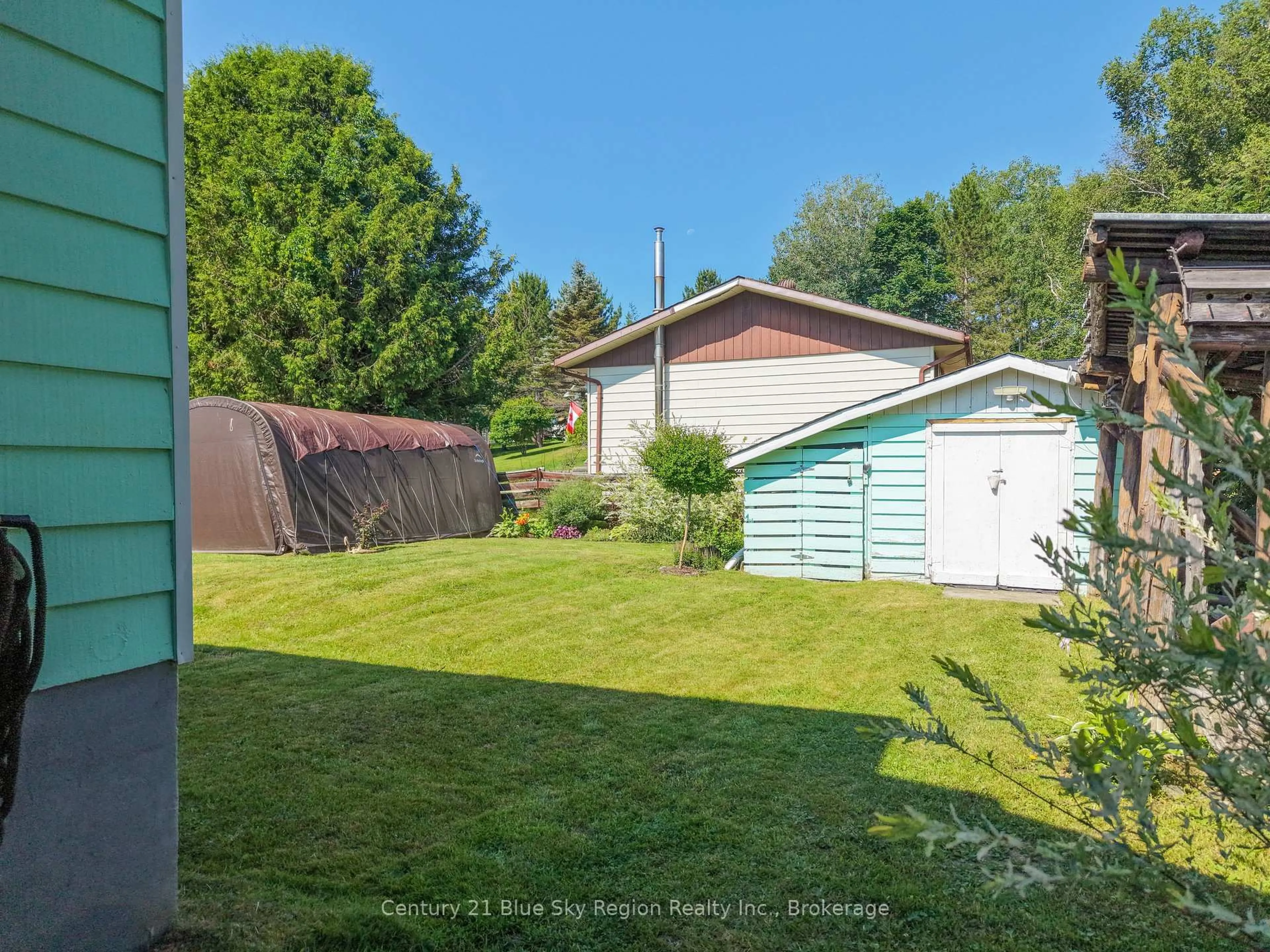 A pic from outside/outdoor area/front of a property/back of a property/a pic from drone, unknown for 80 Spruce Dr, Temagami Ontario P0H 2H0