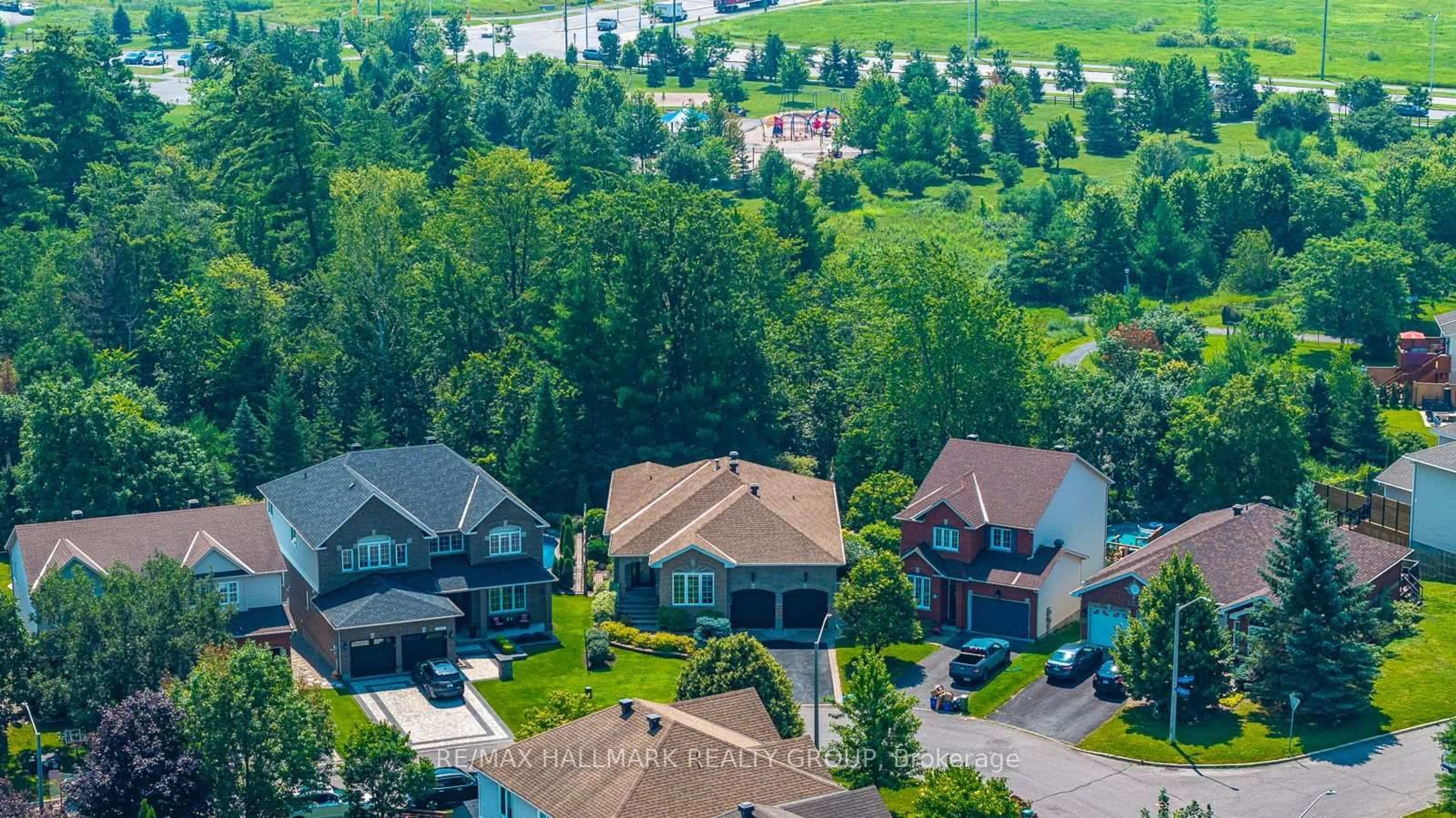 A pic from outside/outdoor area/front of a property/back of a property/a pic from drone, unknown for 1954 Lobelia Way, Ottawa Ontario K4A 4R5