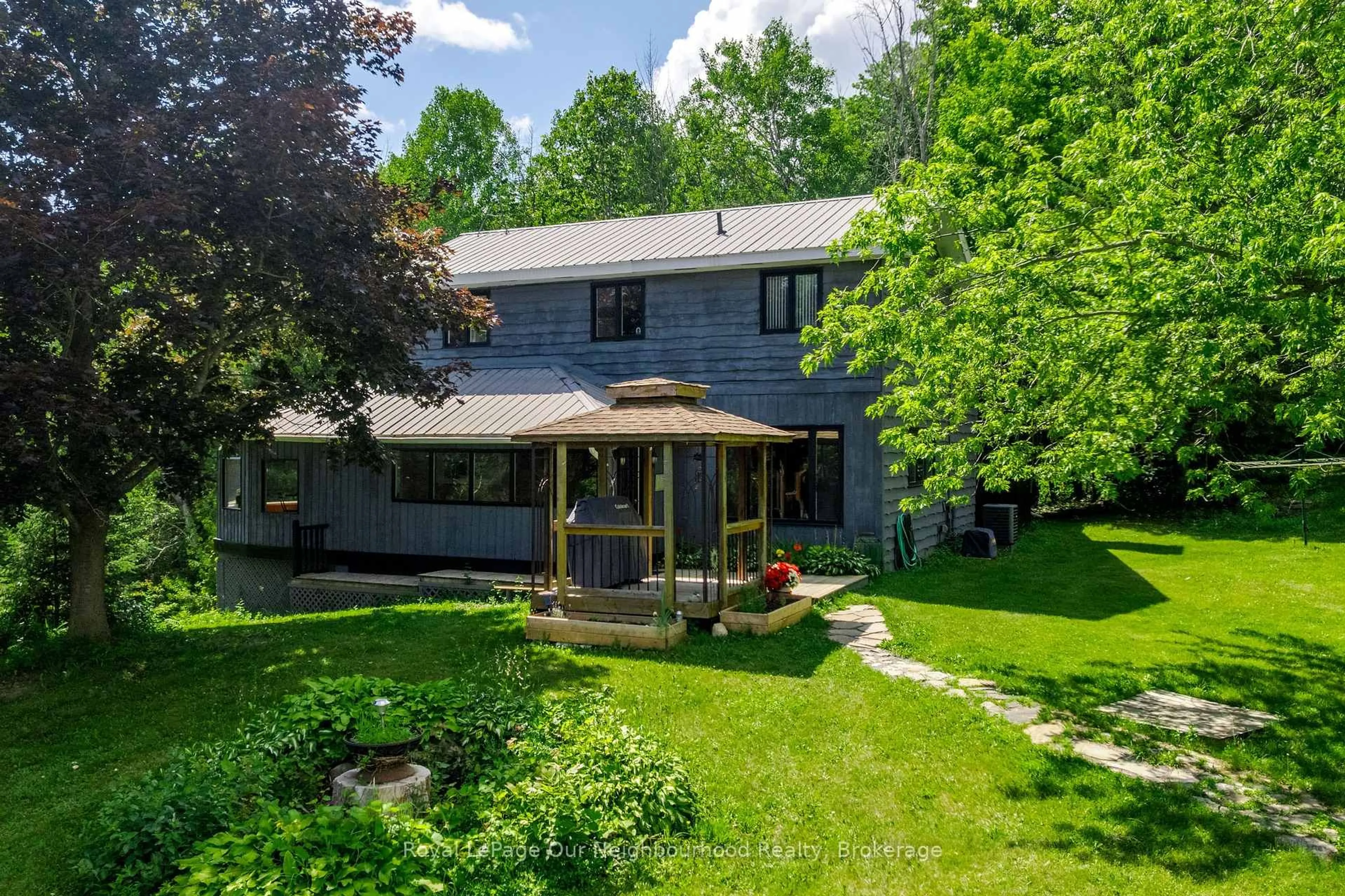 A pic from outside/outdoor area/front of a property/back of a property/a pic from drone, street for 154 Collin Rd, Alnwick/Haldimand Ontario K0K 2G0