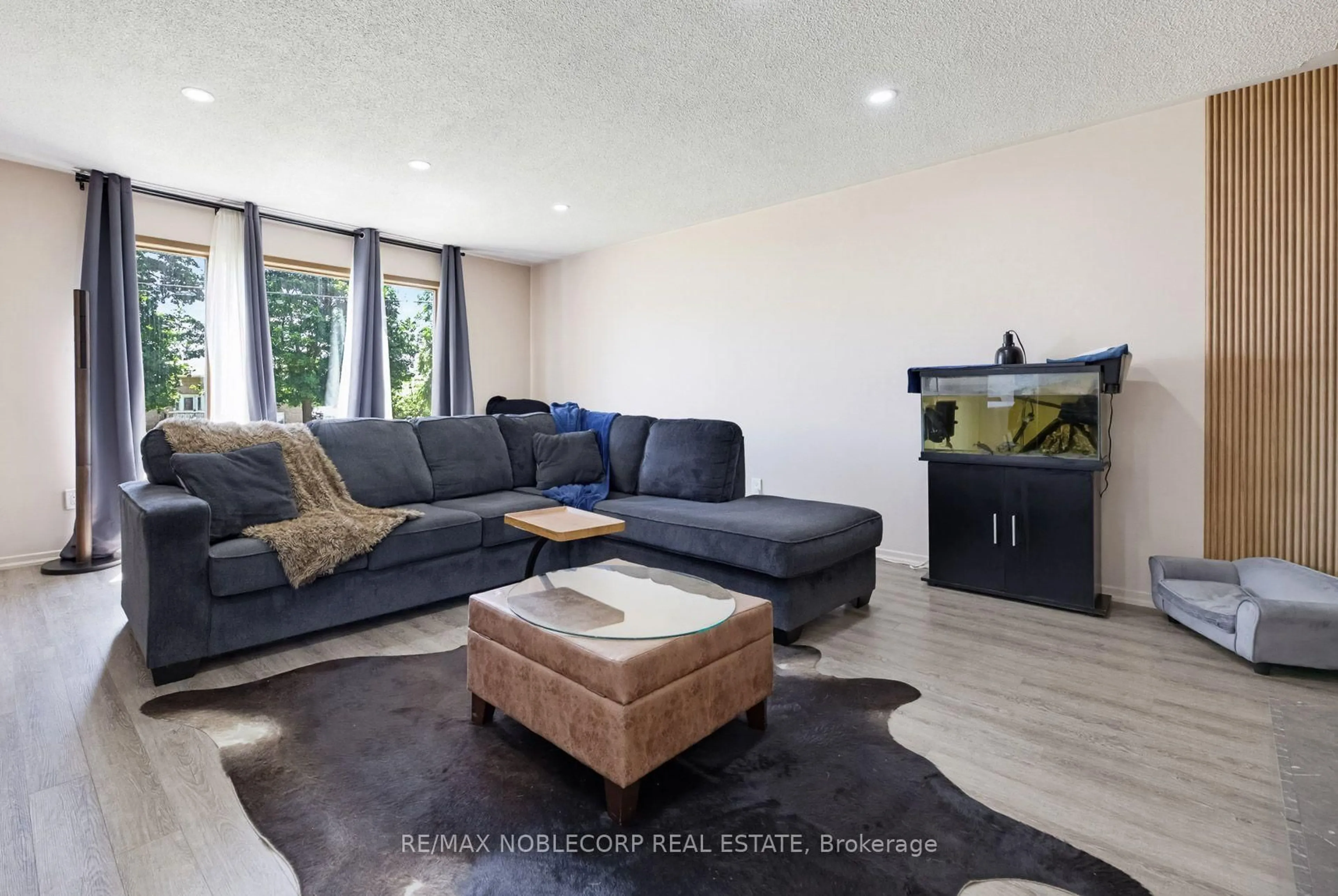 Living room with furniture, unknown for 331 Victoria St, Southgate Ontario N0C 1B0