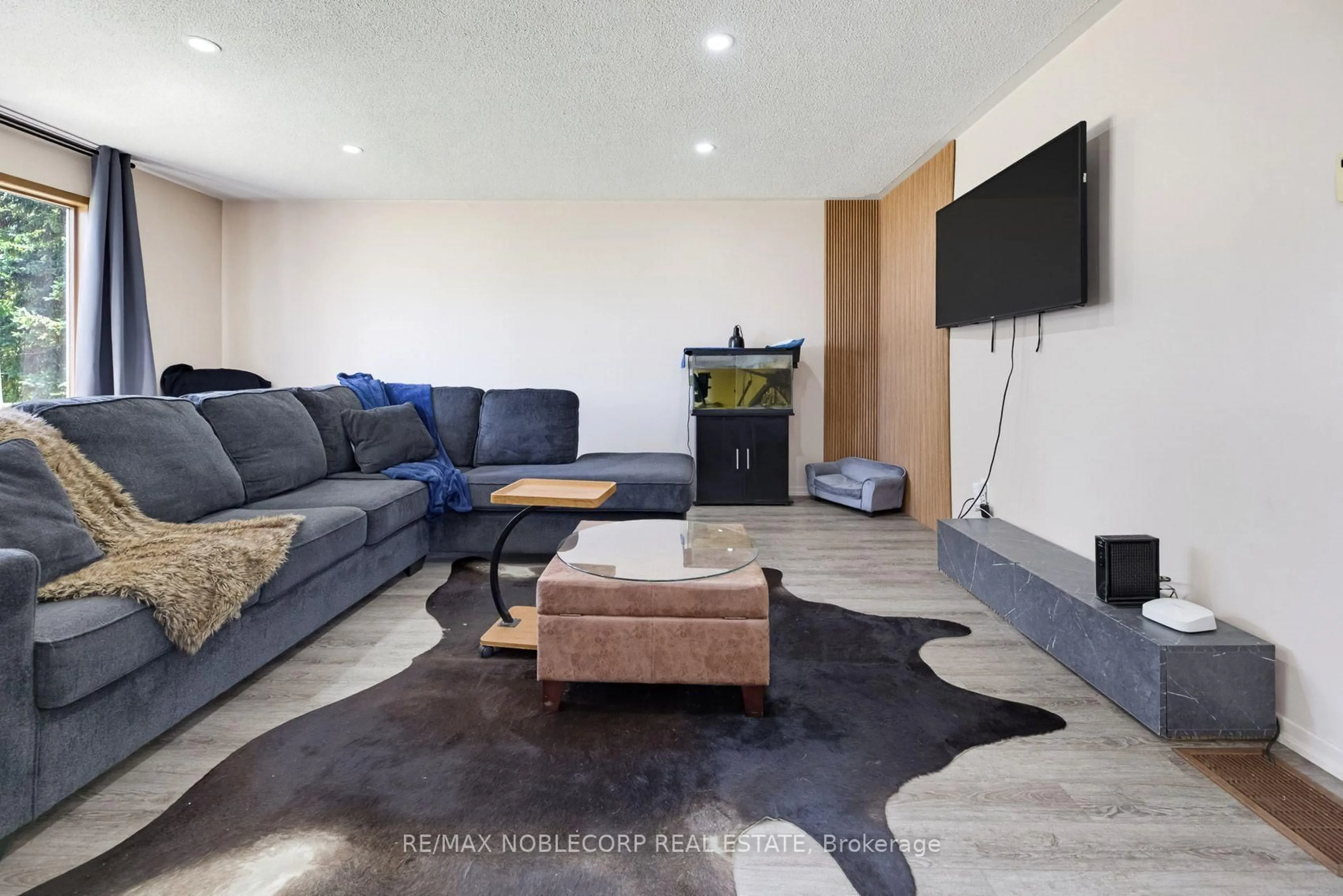 Living room with furniture, unknown for 331 Victoria St, Southgate Ontario N0C 1B0
