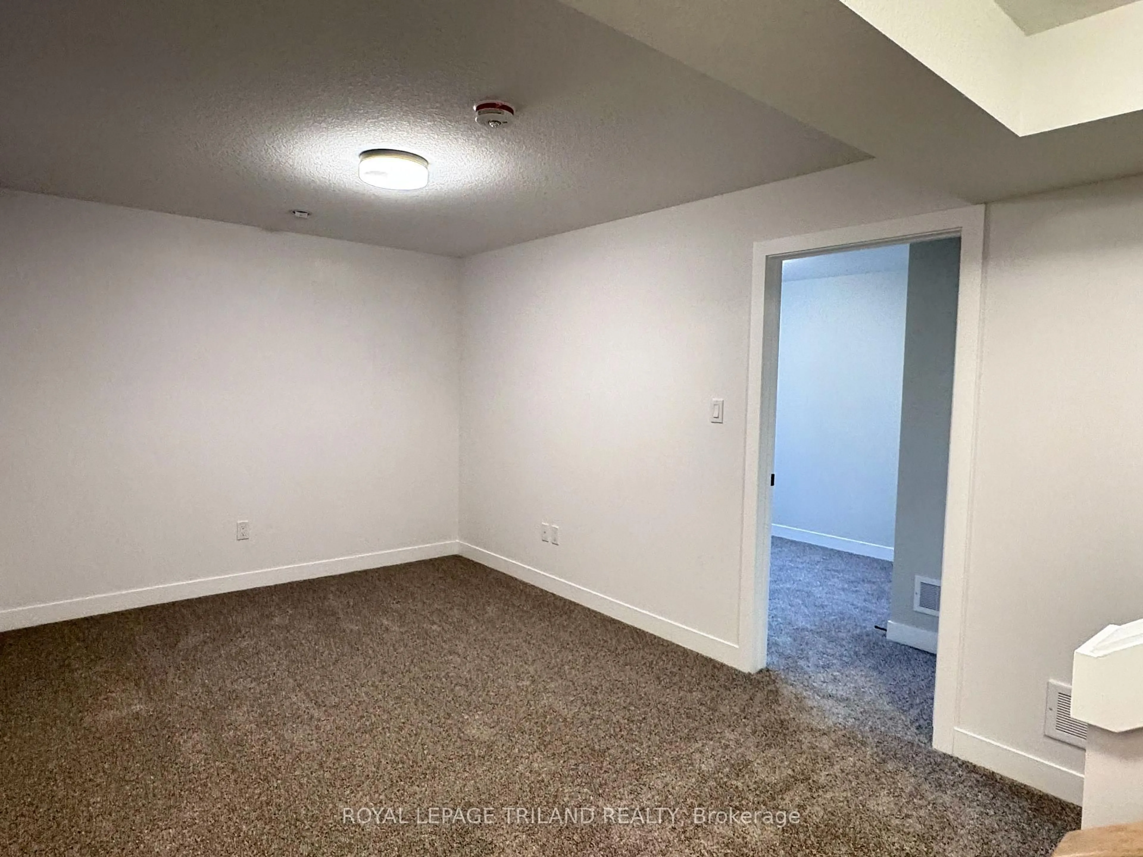 A pic of a room for 30 HOPPER Lane, St. Thomas Ontario N5R 0S2