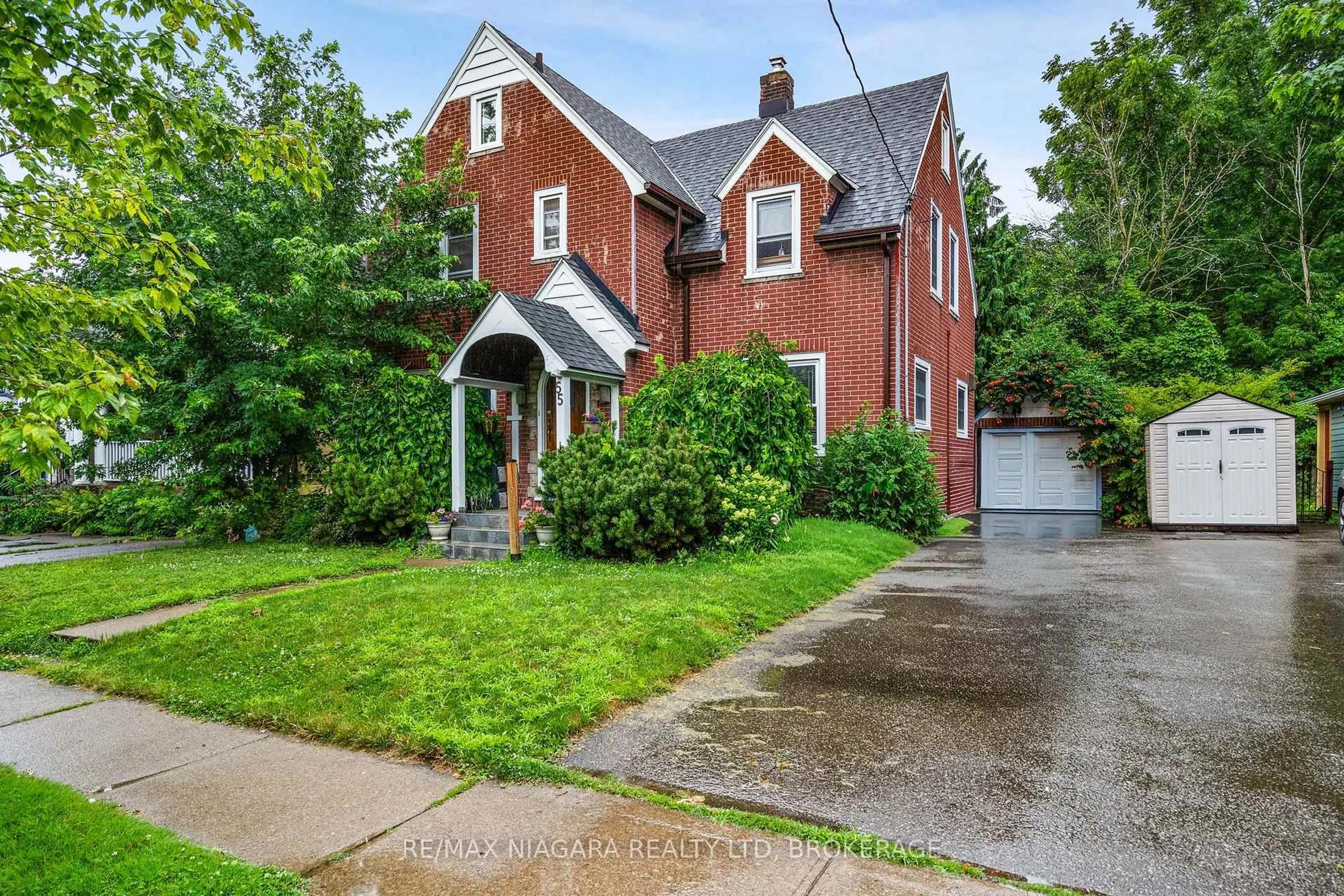 Home with brick exterior material, street for 55 Maple St, St. Catharines Ontario L2R 2A8