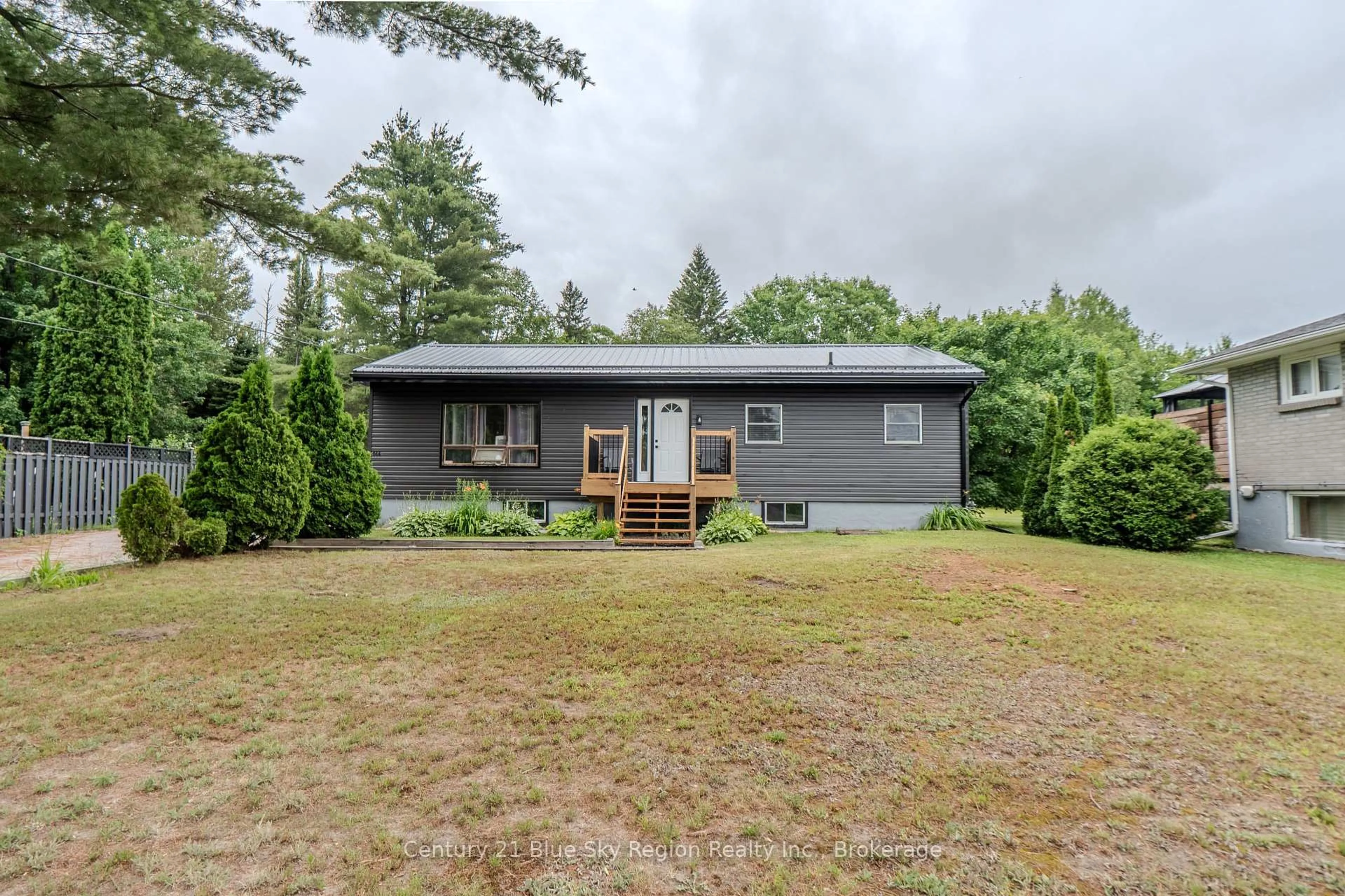 Unknown for 144 Collins Dr, North Bay Ontario P1B 8G3