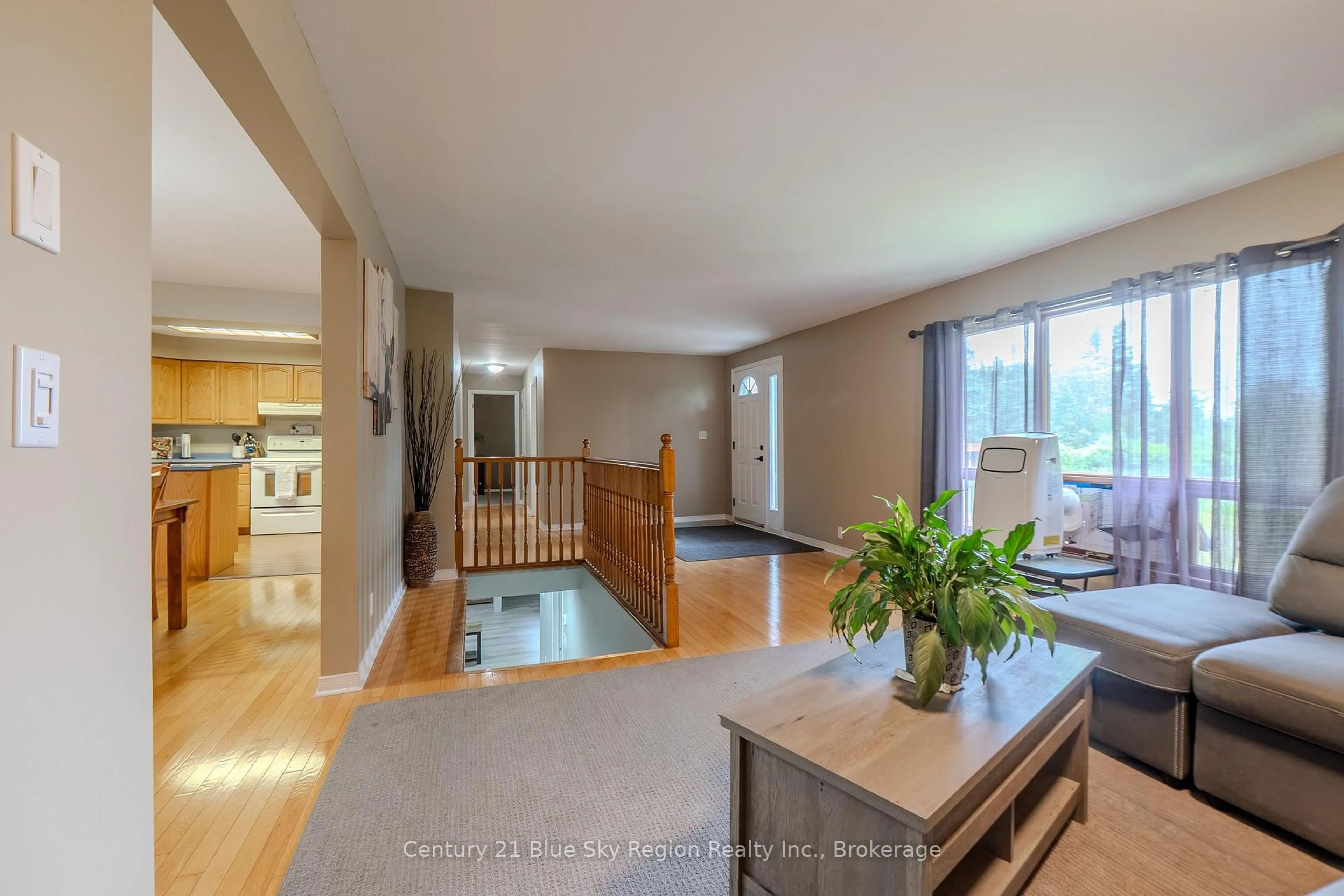 Unknown for 144 Collins Dr, North Bay Ontario P1B 8G3