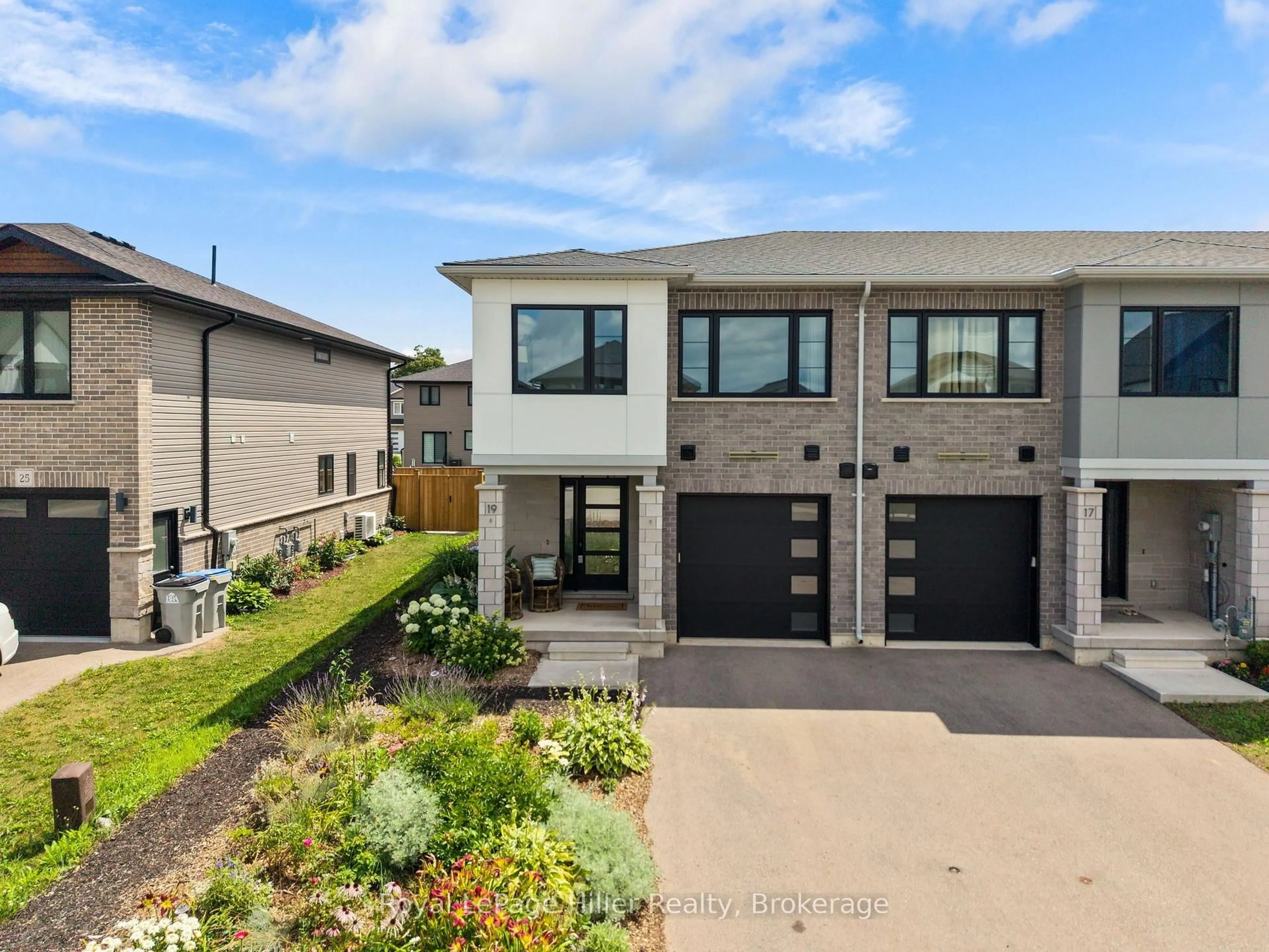 A pic from outside/outdoor area/front of a property/back of a property/a pic from drone, street for 19 Trailside Dr, St. Marys Ontario N4X 0C1