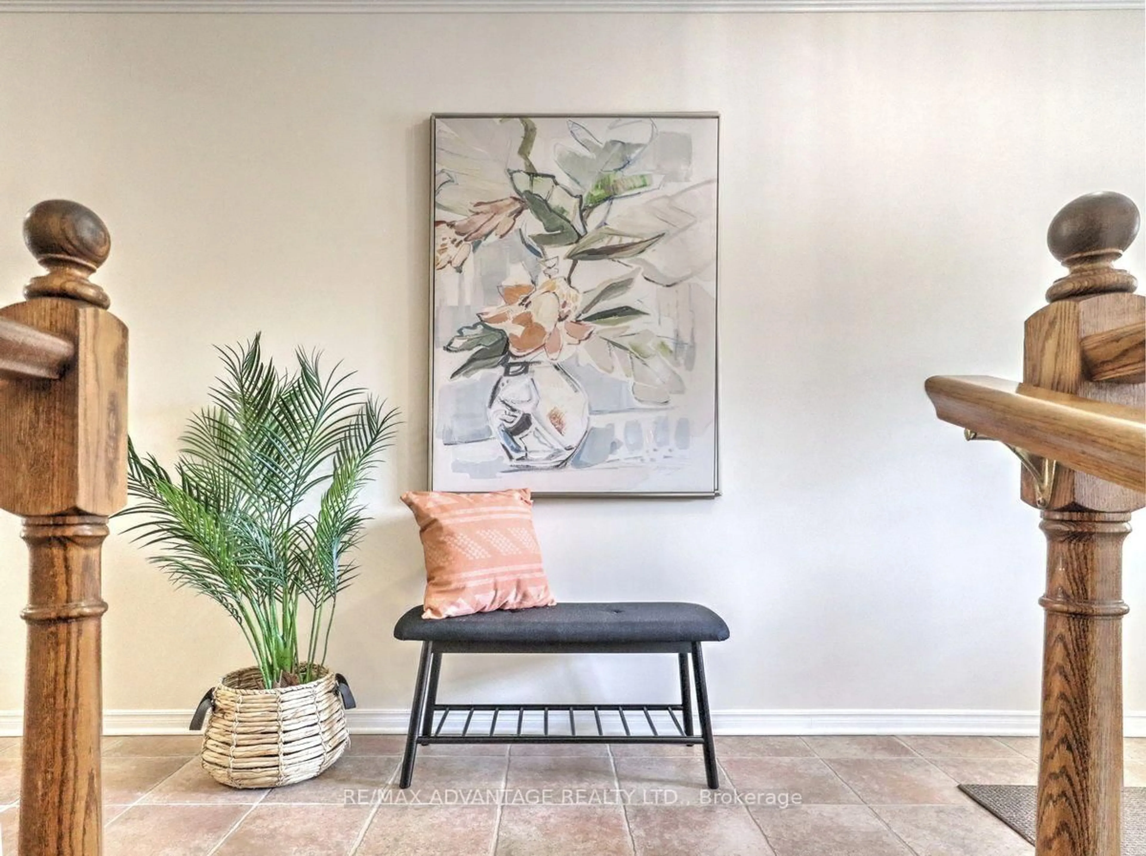 Indoor entryway for 515 Proudfoot Lane #17, London North Ontario N6H 5N9