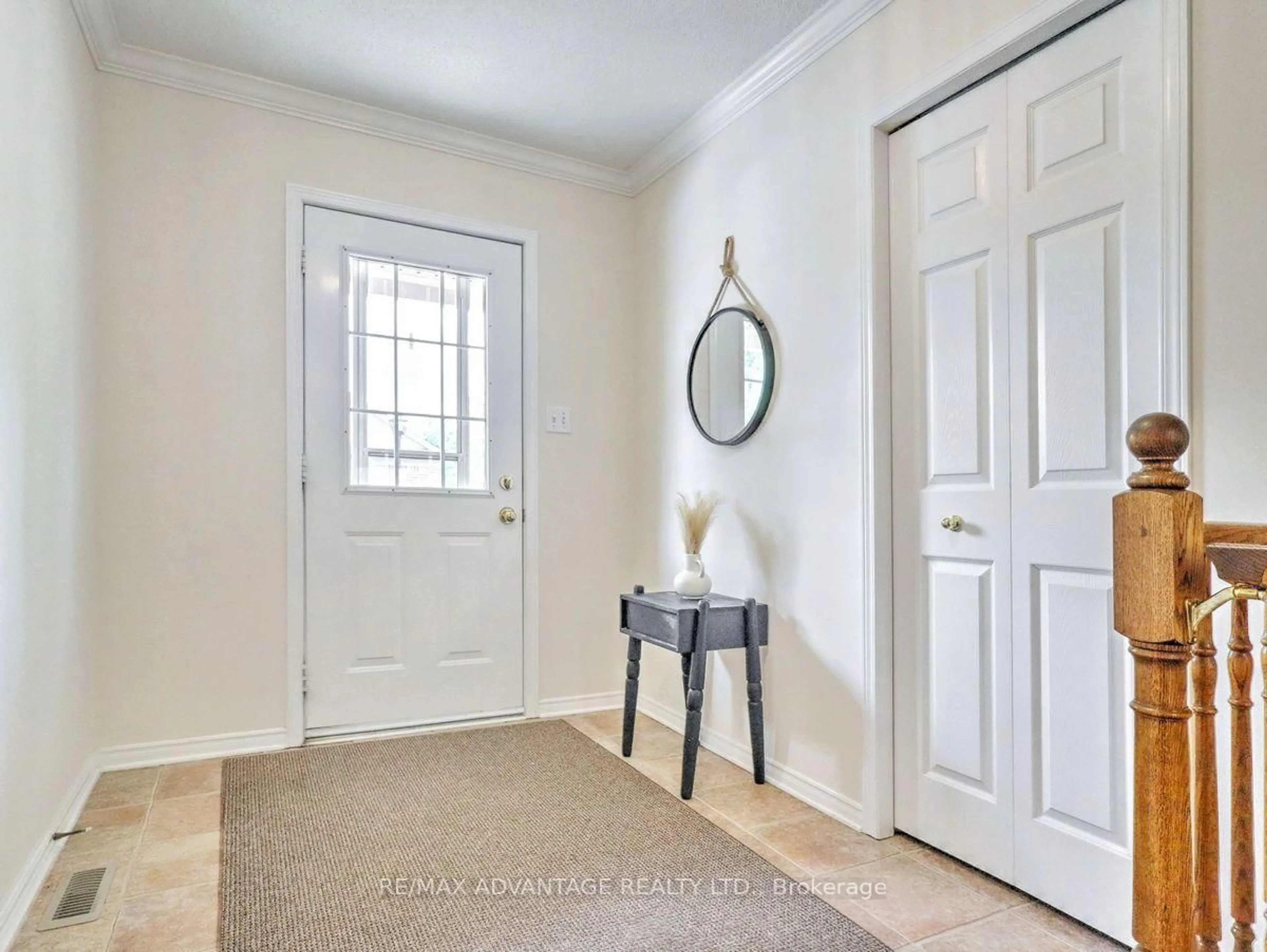 Indoor entryway for 515 Proudfoot Lane #17, London North Ontario N6H 5N9