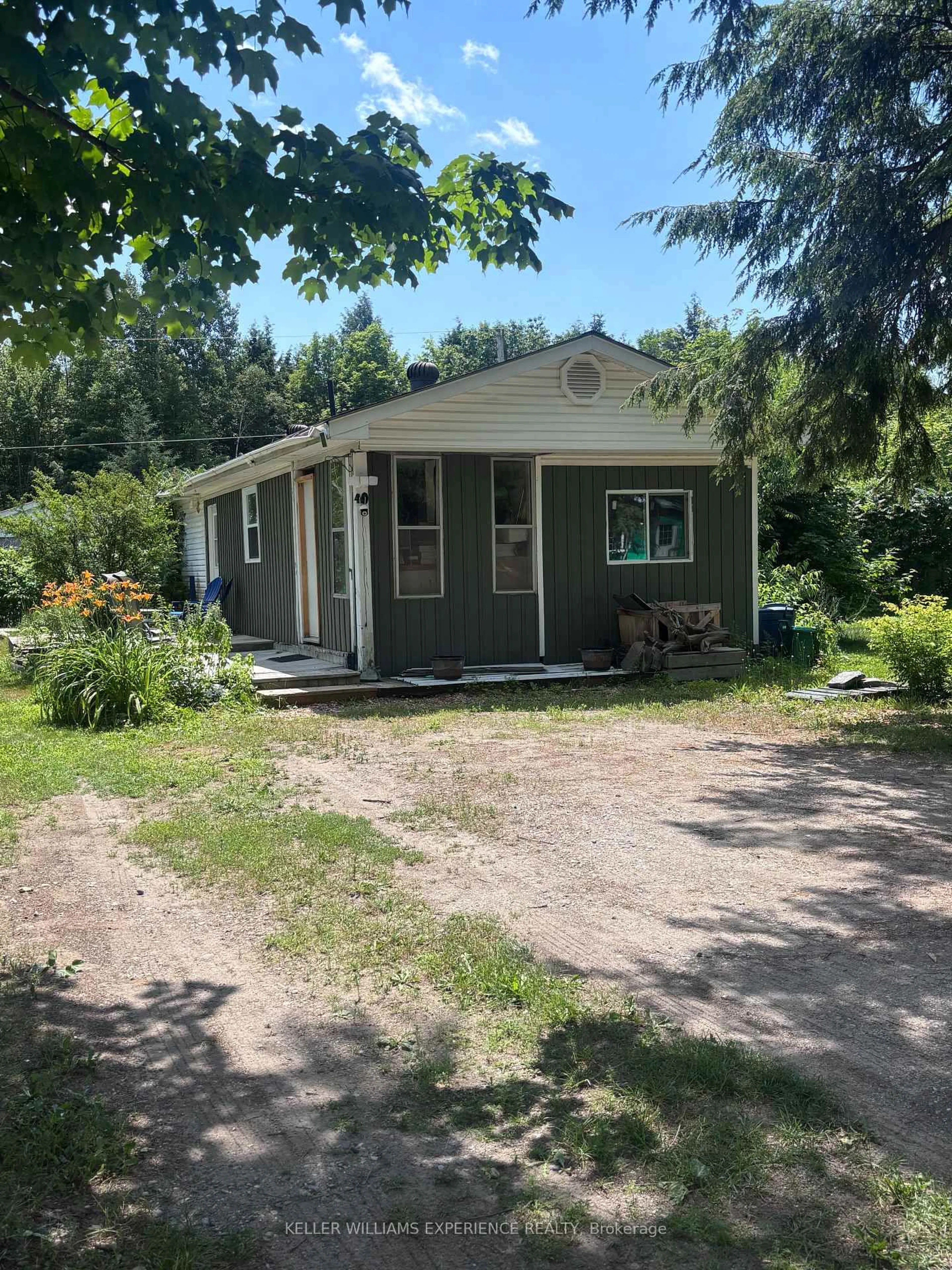 Shed for 1701-49 Highway 11 Highway, Gravenhurst Ontario P0E 1G0