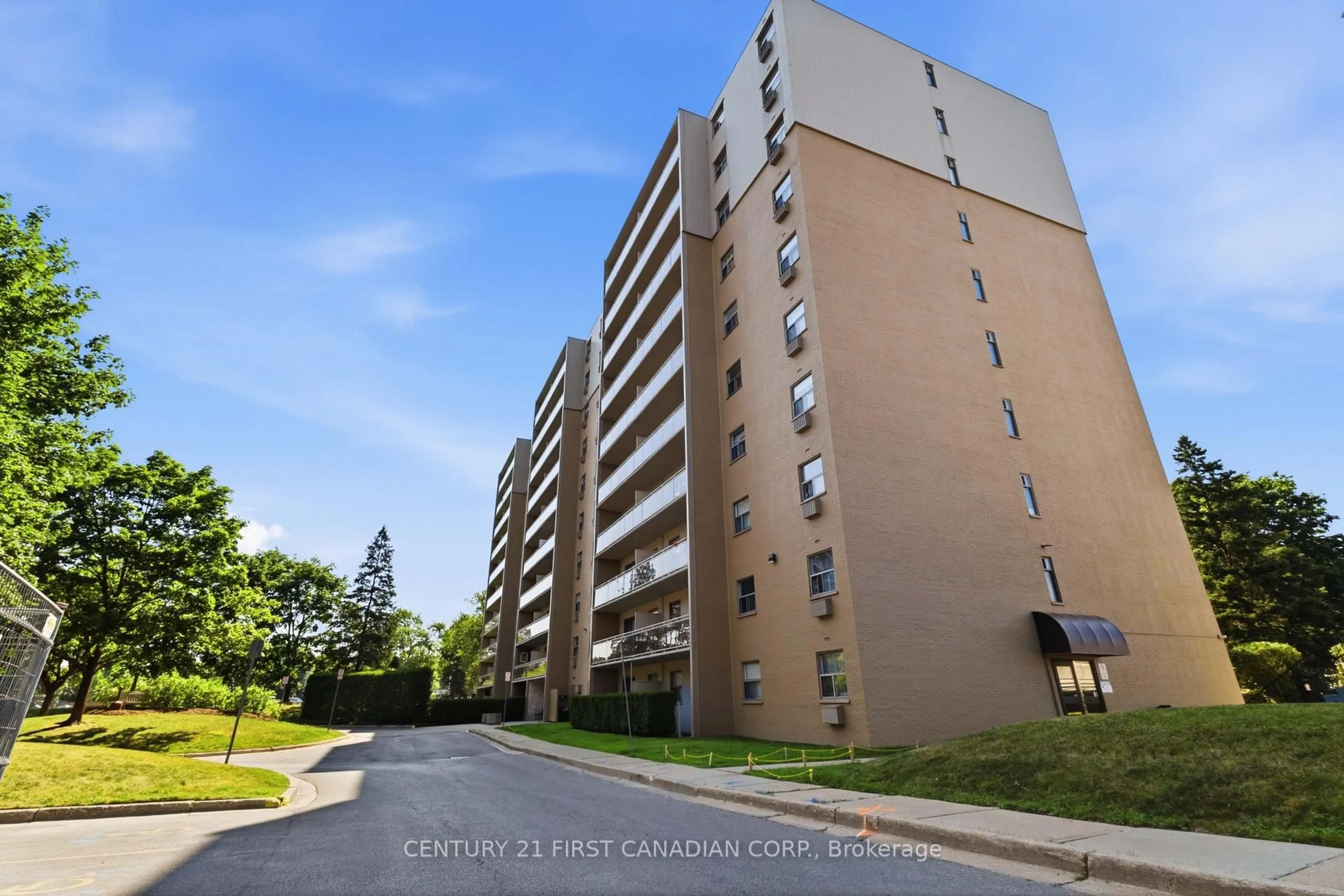 A pic from outside/outdoor area/front of a property/back of a property/a pic from drone, street for 931 Wonderland Rd #707, London South Ontario N6K 2X6