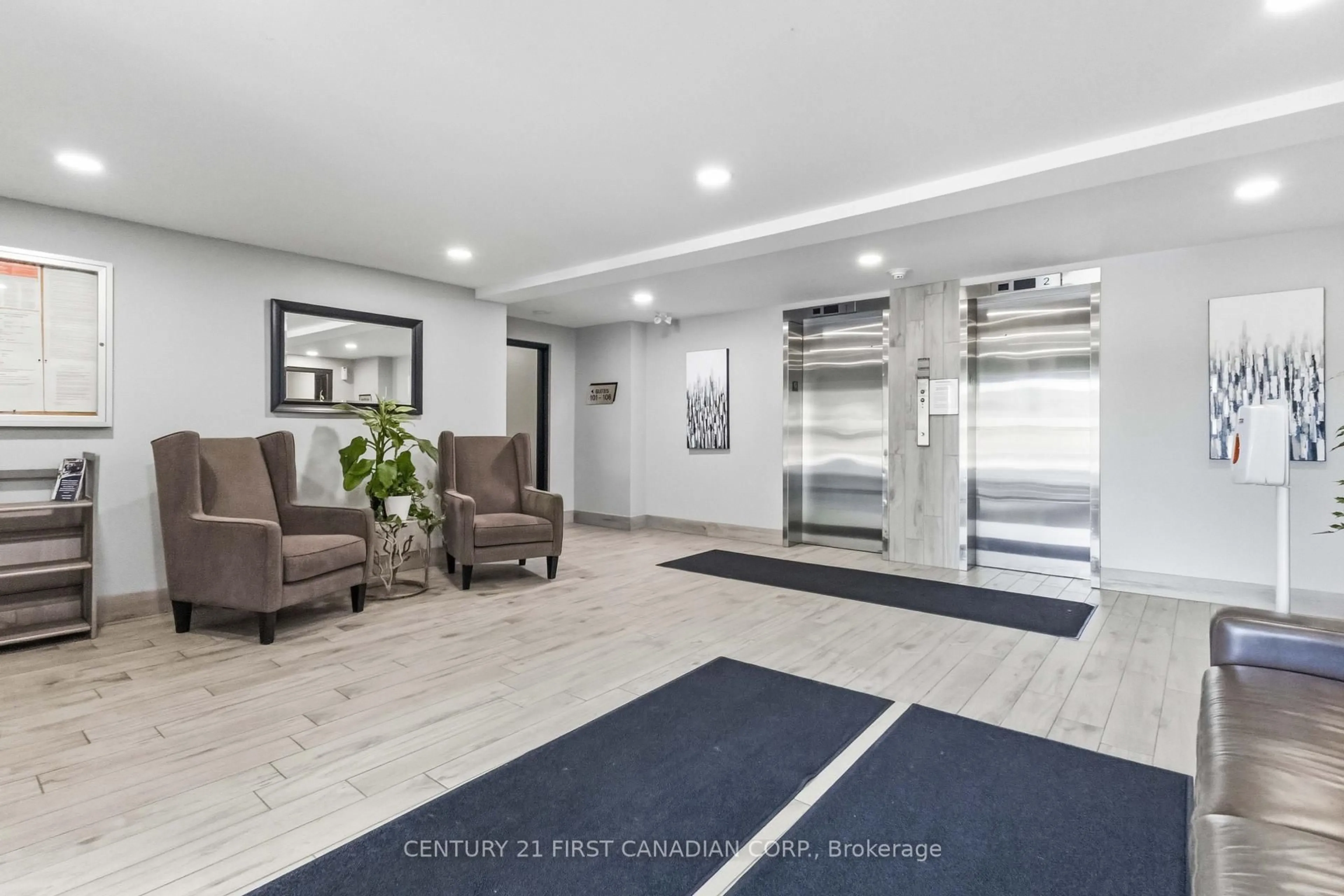Indoor foyer for 931 Wonderland Rd #707, London South Ontario N6K 2X6