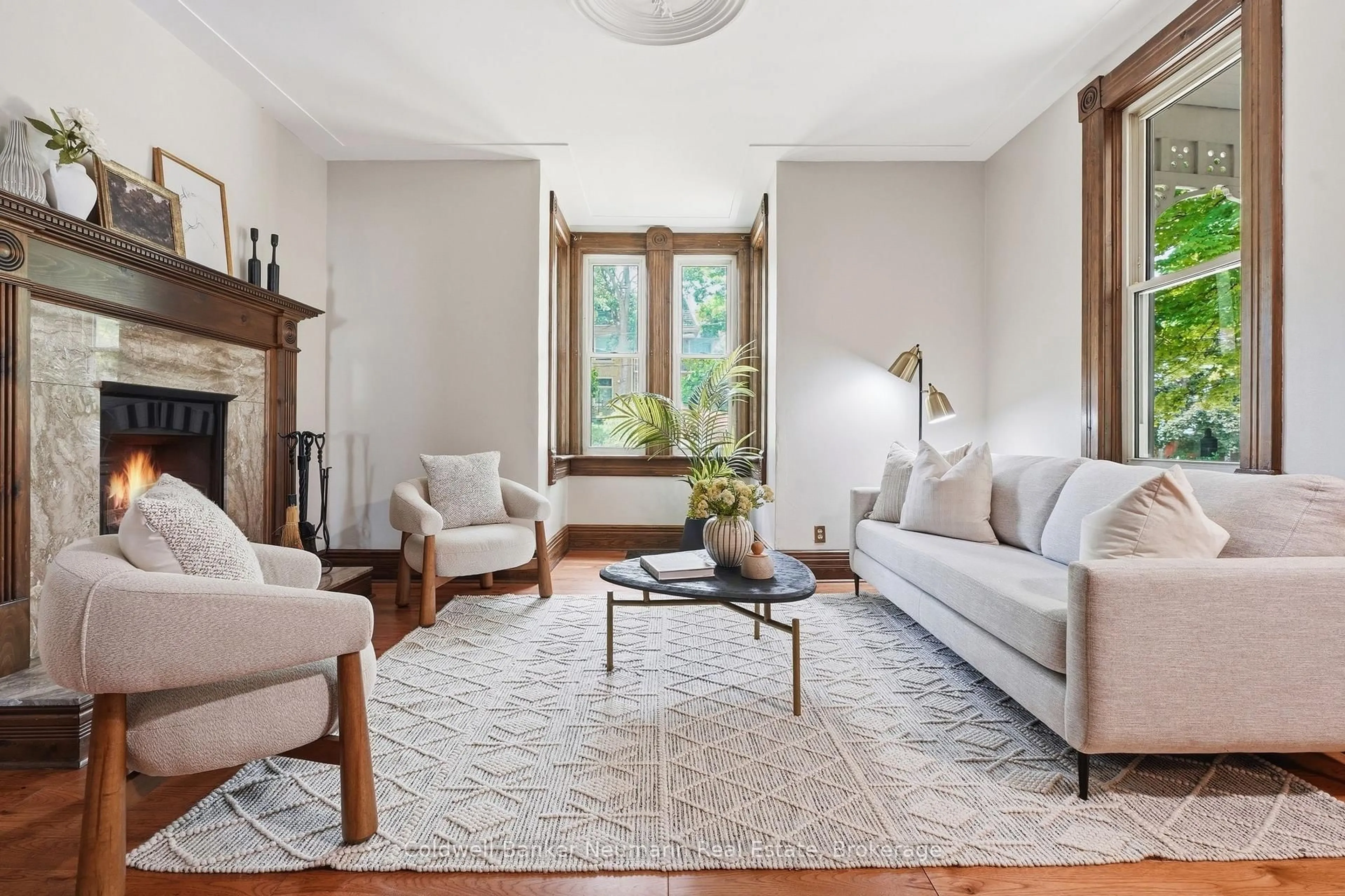 Living room with furniture, unknown for 1691 Franklin Blvd, Cambridge Ontario N3C 1P3