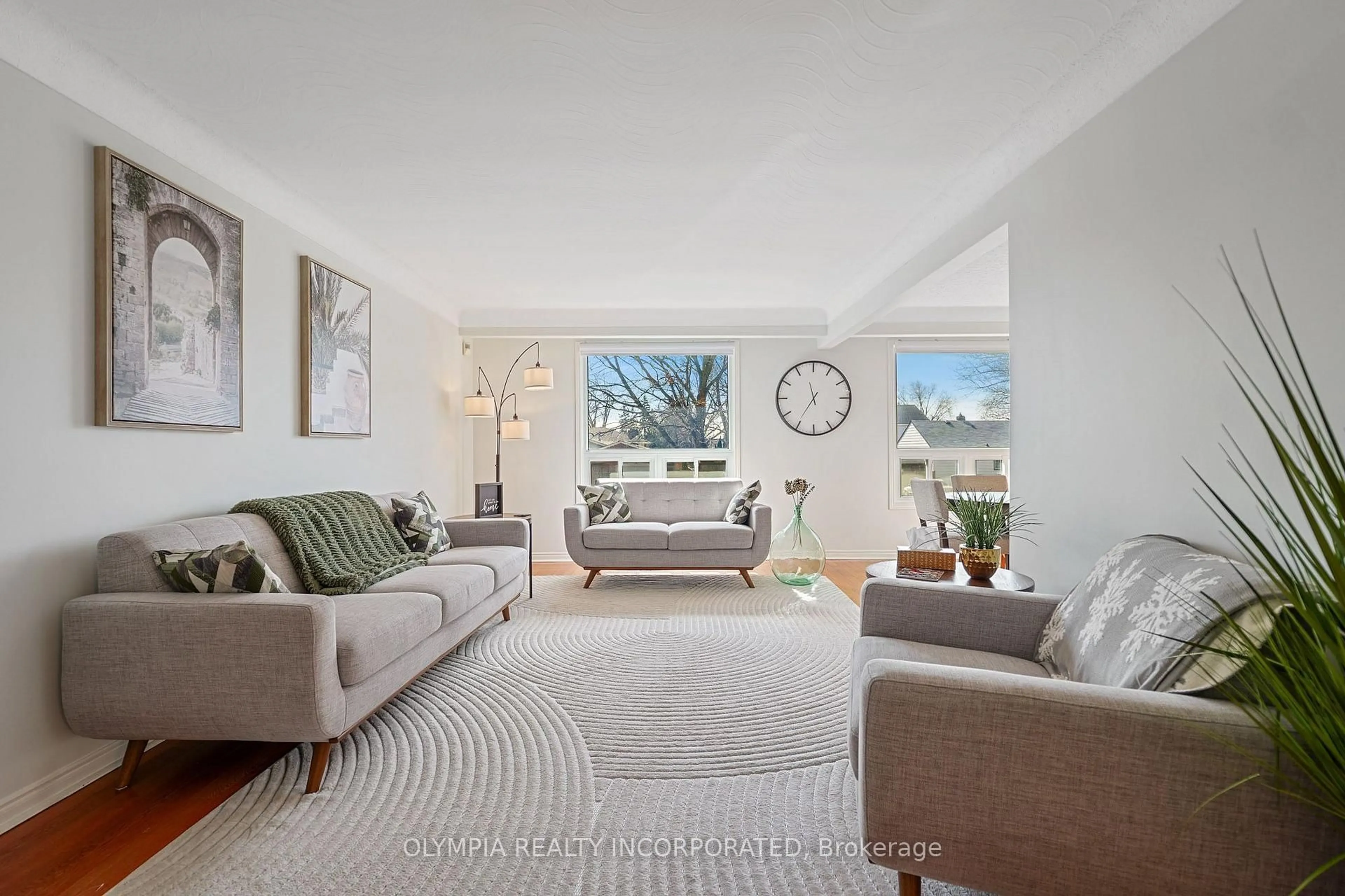Living room with furniture, unknown for 6182 Delta Dr, Niagara Falls Ontario L2H 2G8
