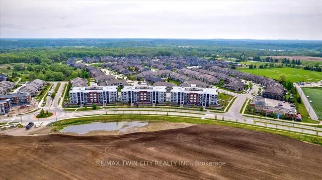 247 Grey Silo Rd #307, Waterloo 4