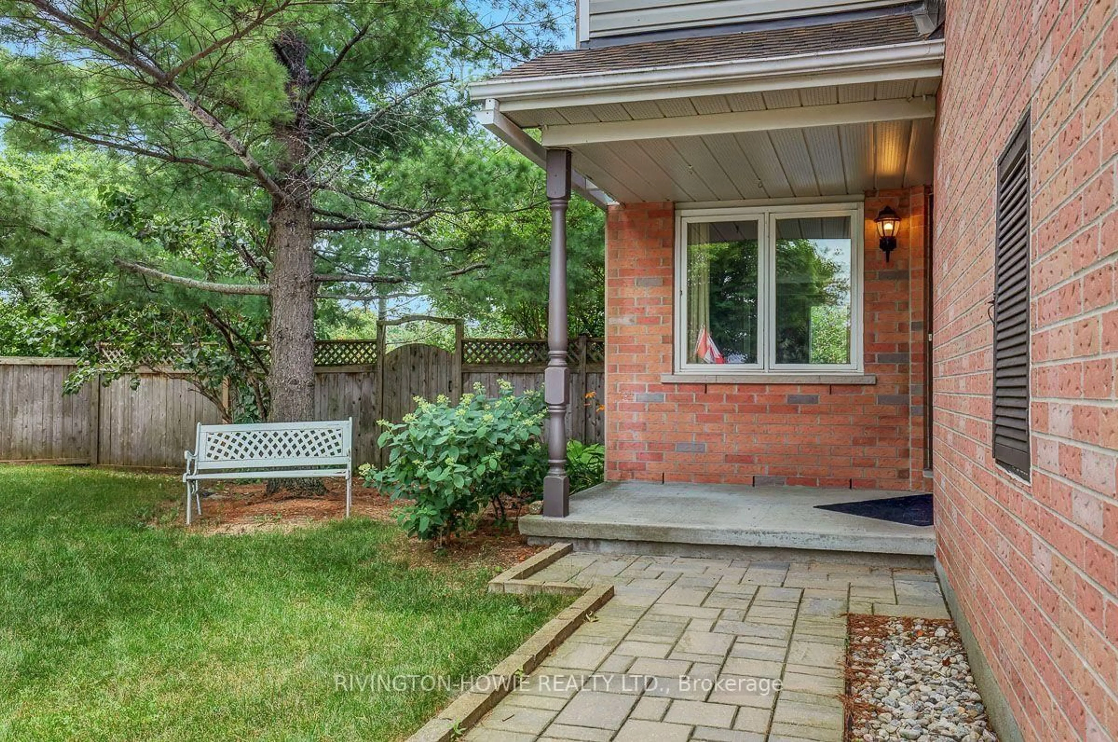 Patio, street for 27 Crossing Bridge Crt, Ottawa Ontario K2S 1S2