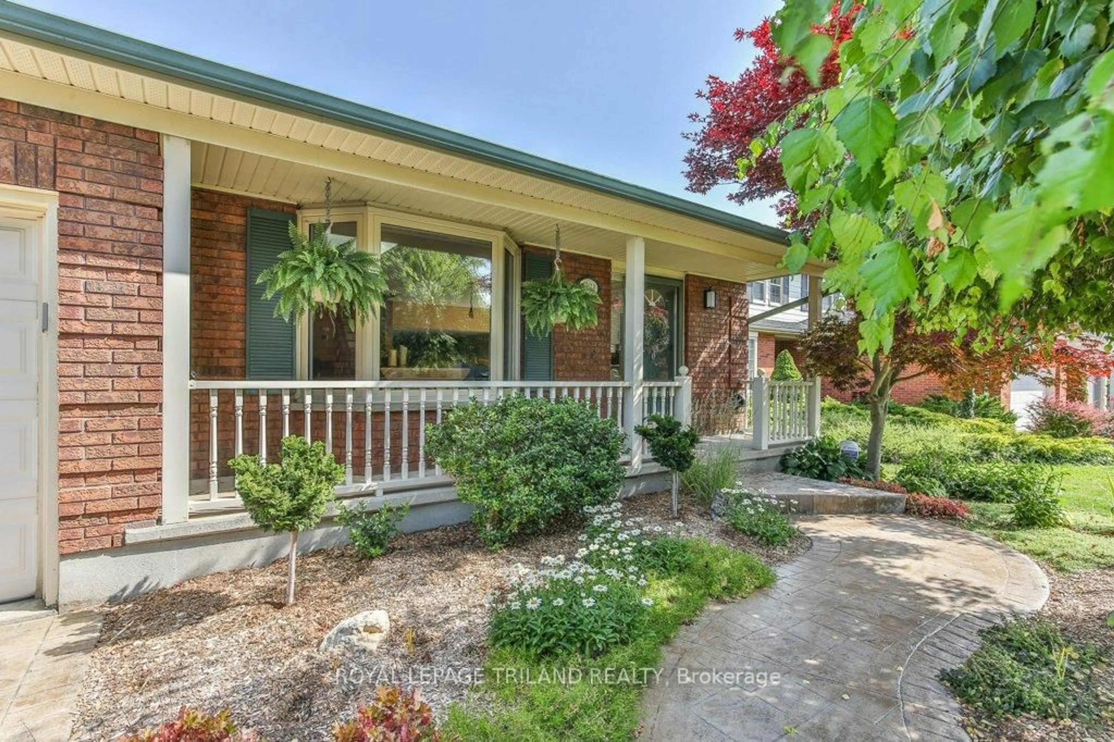 Unknown for 1221 GLENORA Dr, London North Ontario N5X 2P6