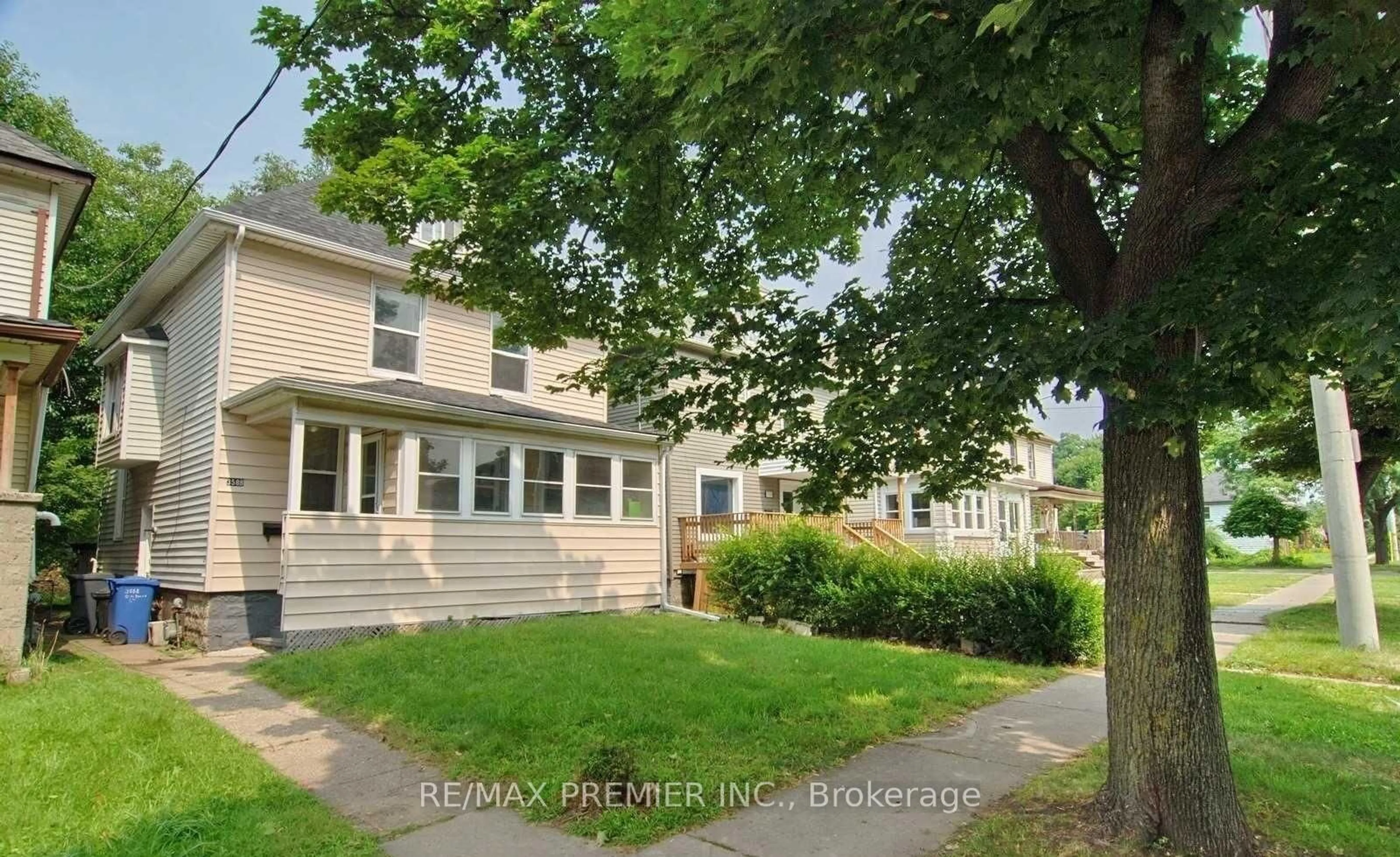 A pic from outside/outdoor area/front of a property/back of a property/a pic from drone, street for 3588 Sandwich St, Windsor Ontario N9C 1B5