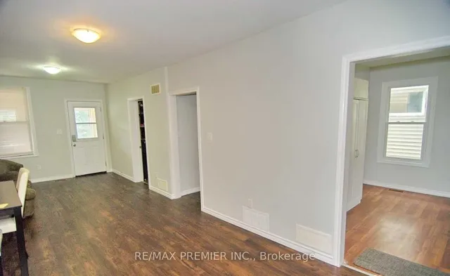 3588 Sandwich St, Windsor 3