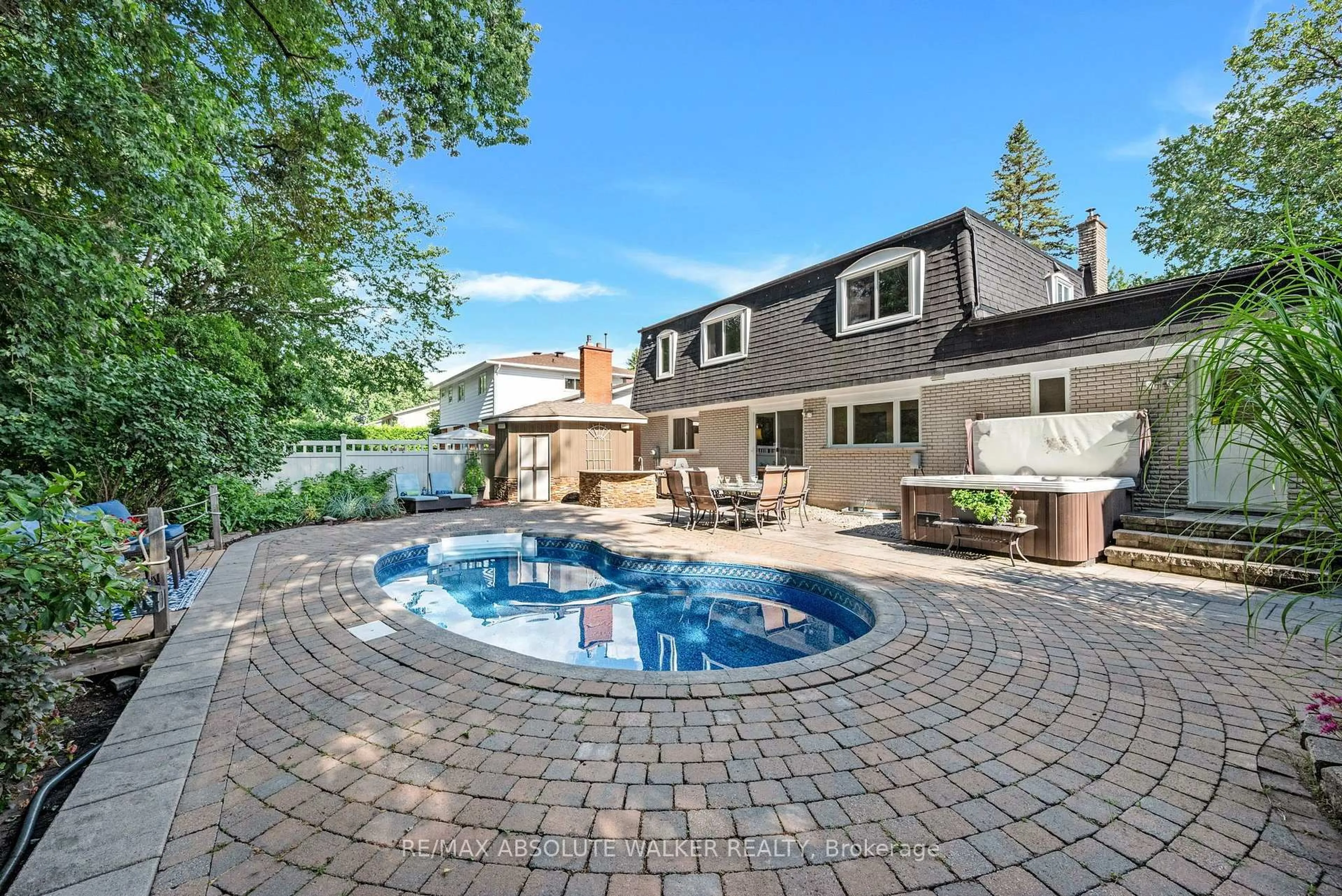 Patio, water/lake/river/ocean view for 535 Buchanan Cres, Ottawa Ontario K1J 7V2