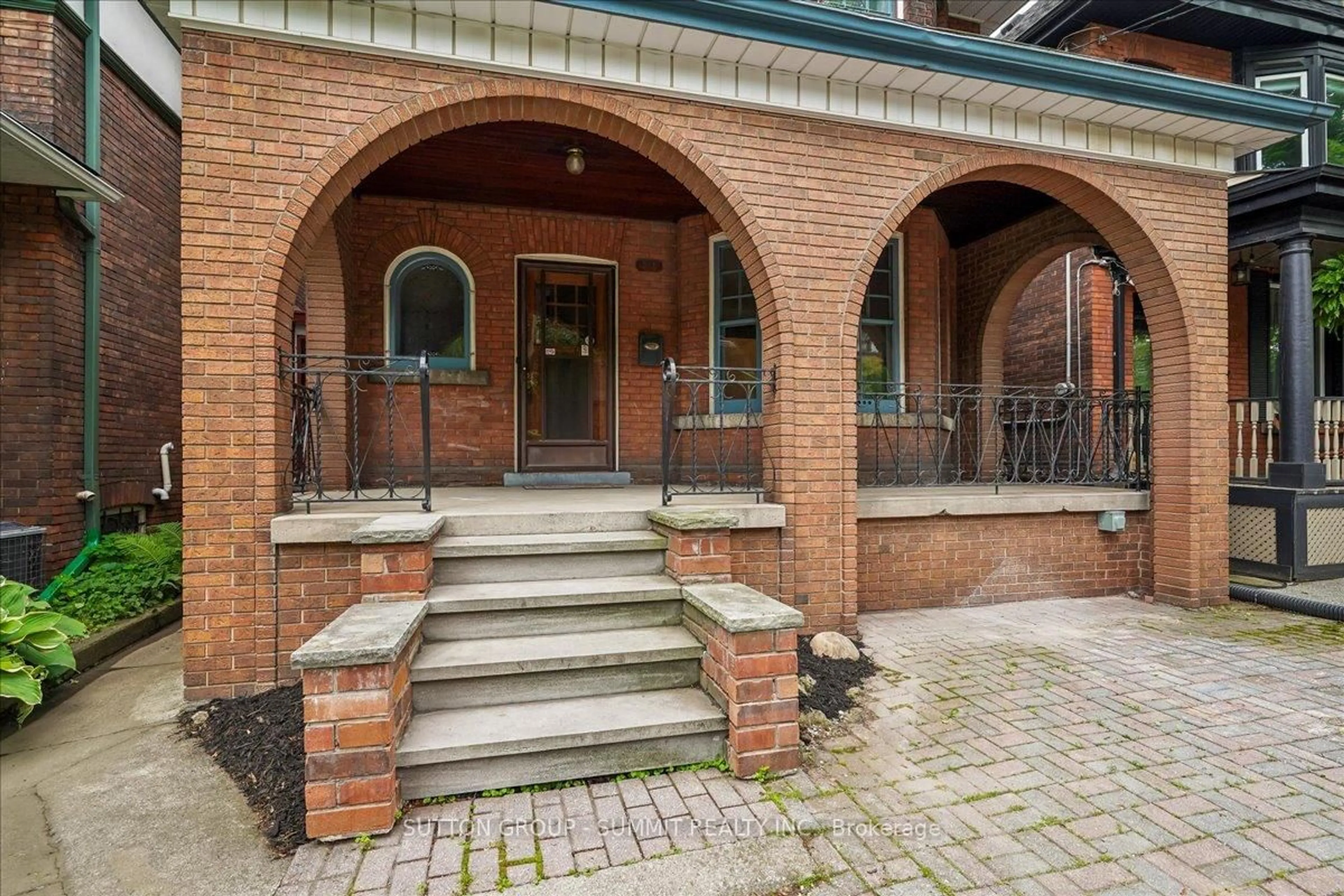 Unknown for 33 Saint Clair Ave, Hamilton Ontario L8M 2N4