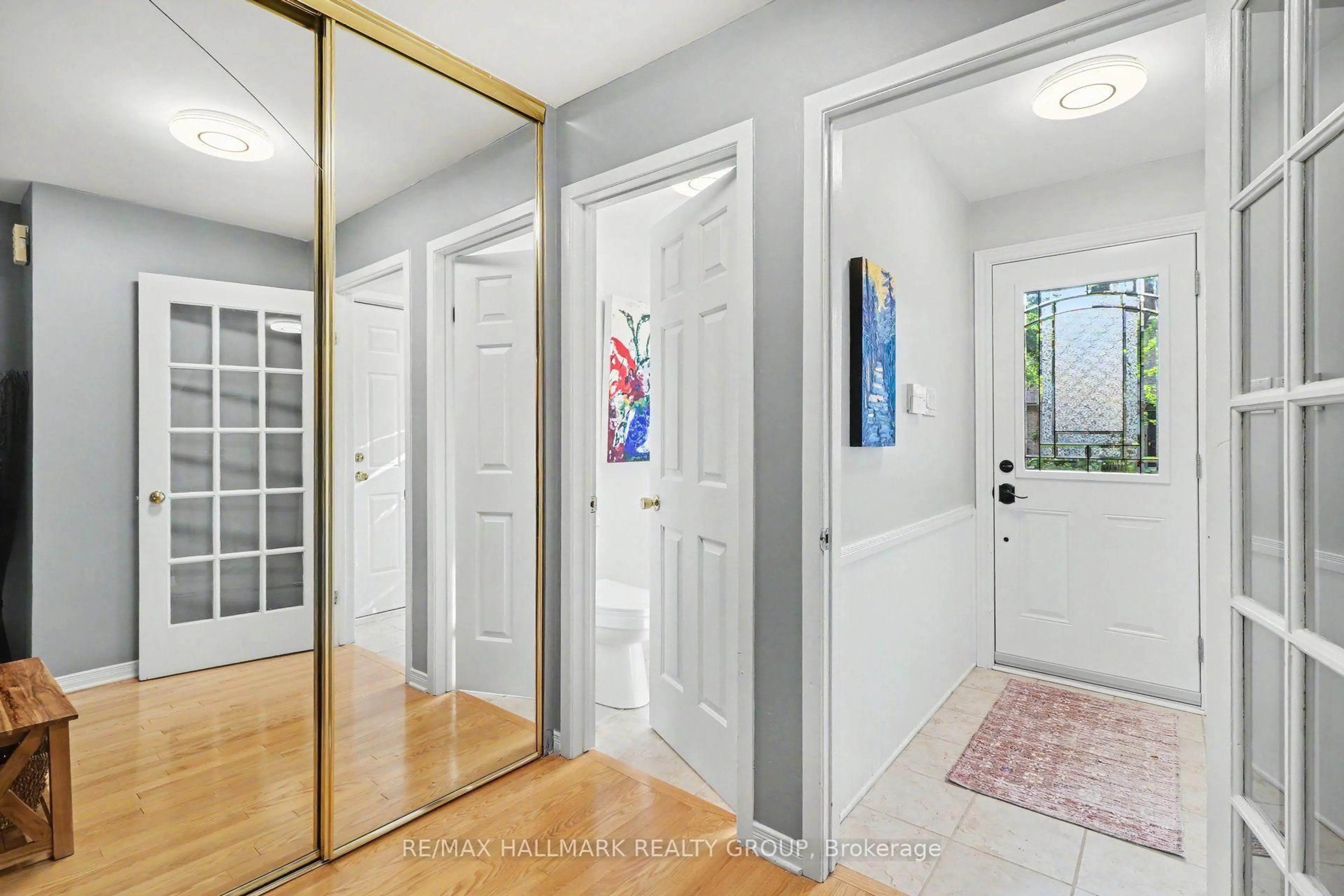 Indoor entryway for 710 Coronation Ave #63, Ottawa Ontario K1G 4G7