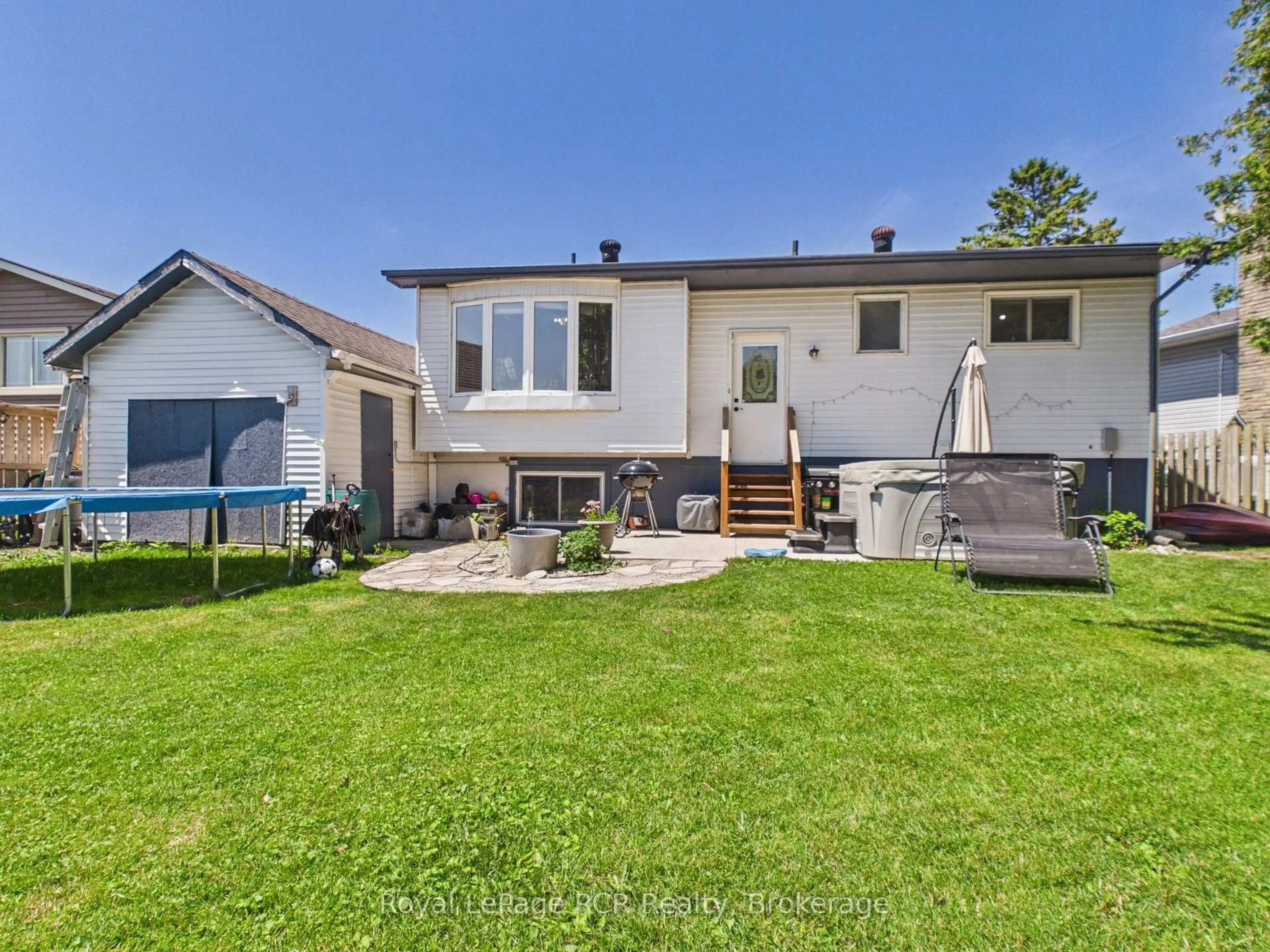 Unknown for 892 Brownell Dr, Kincardine Ontario N2Z 1N2