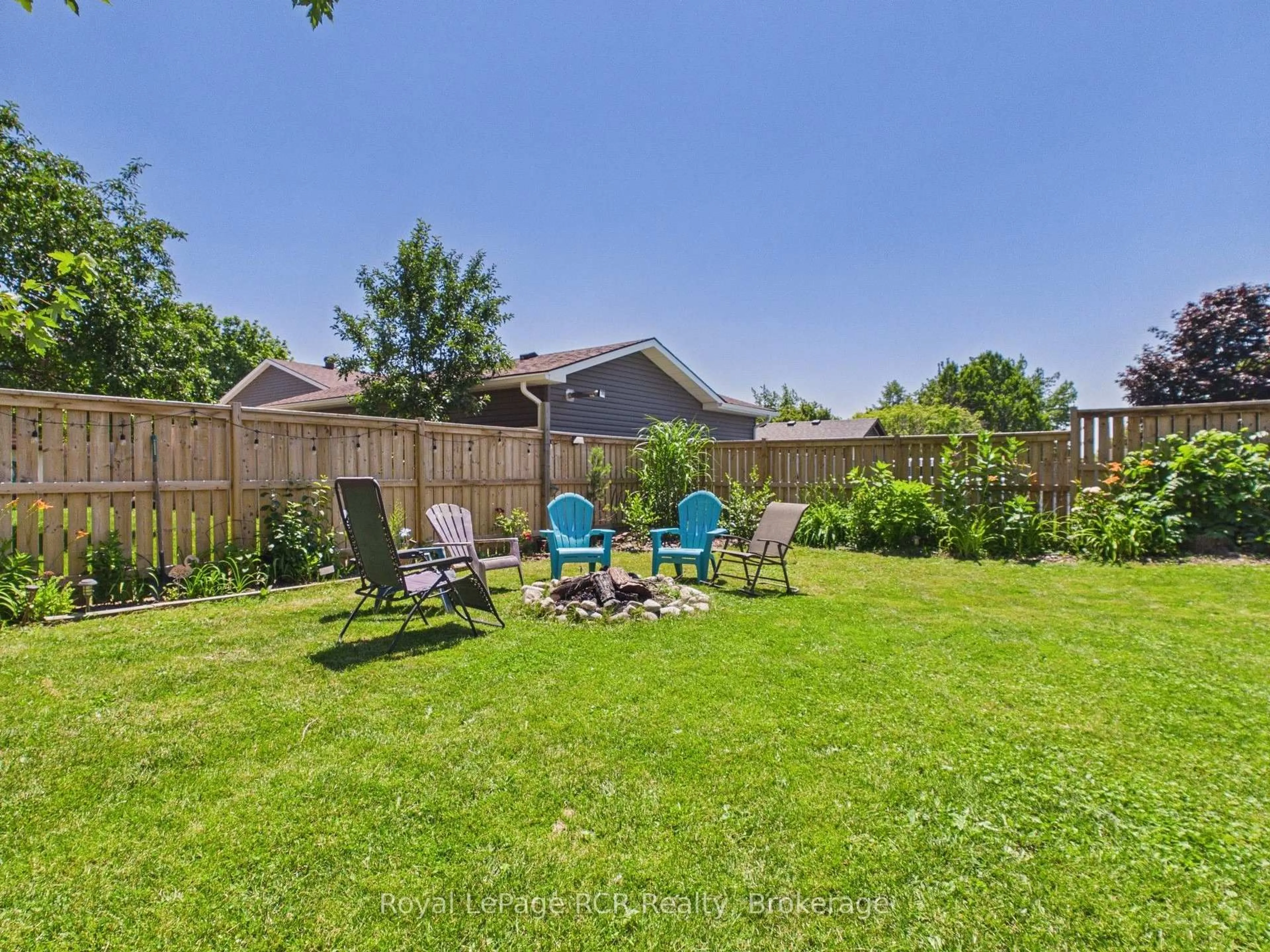Patio, unknown for 892 Brownell Dr, Kincardine Ontario N2Z 1N2