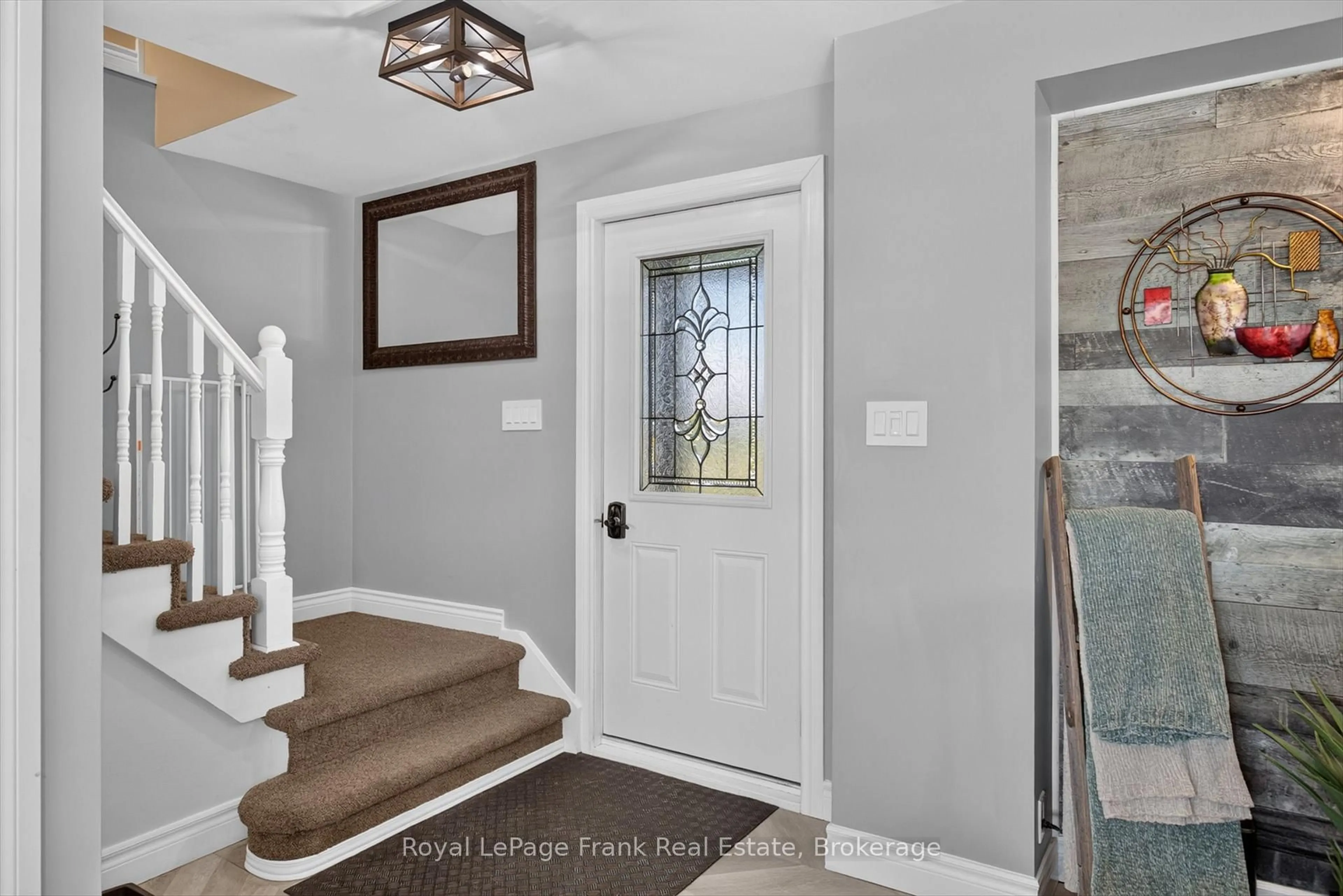 Indoor entryway for 1412 Highway 7A, Kawartha Lakes Ontario L0A 1A0