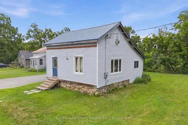 19 Christopher St, Kawartha Lakes 2