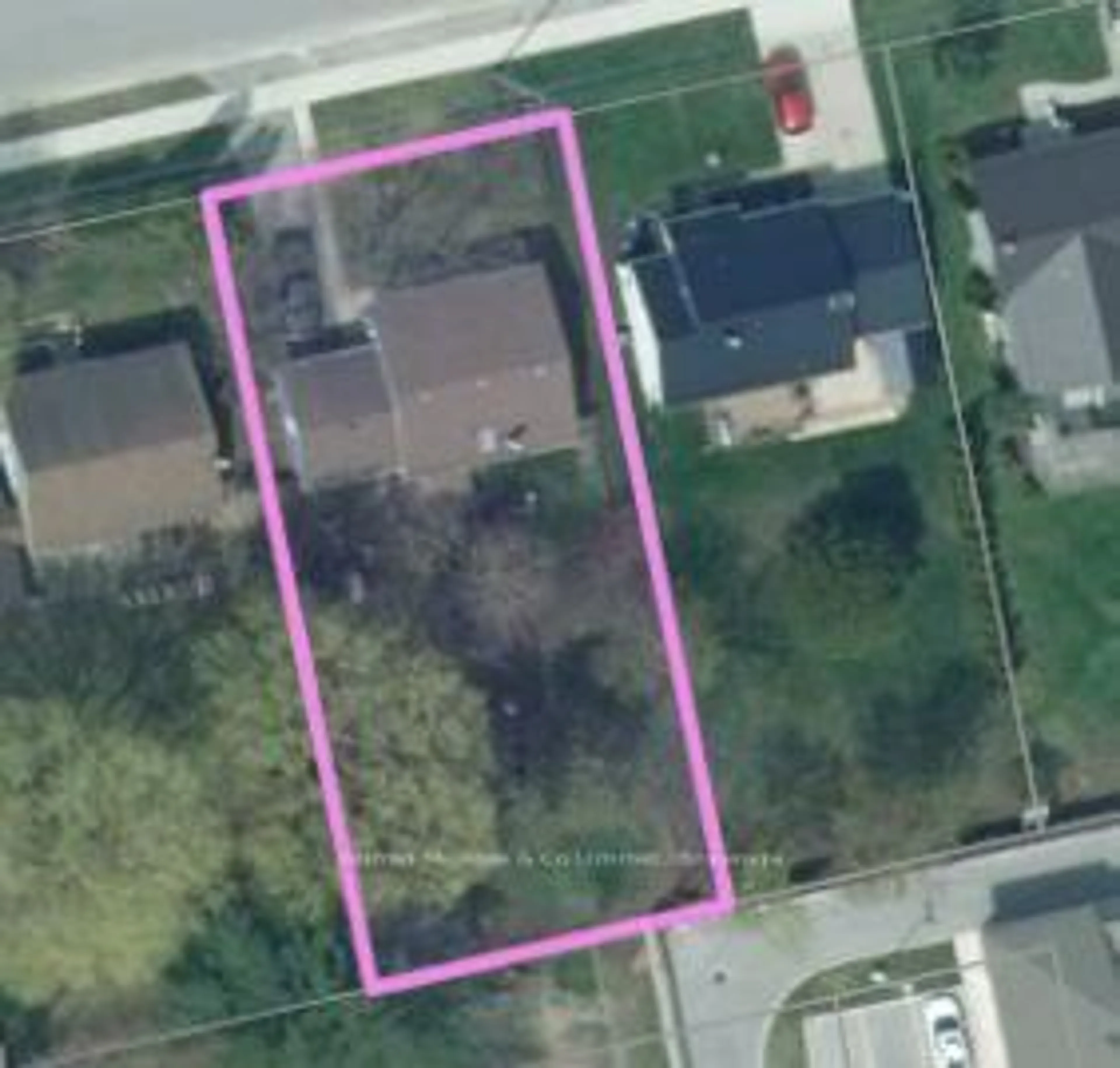 A pic from outside/outdoor area/front of a property/back of a property/a pic from drone, street for 575 11th St, Hanover Ontario N4N 1T4