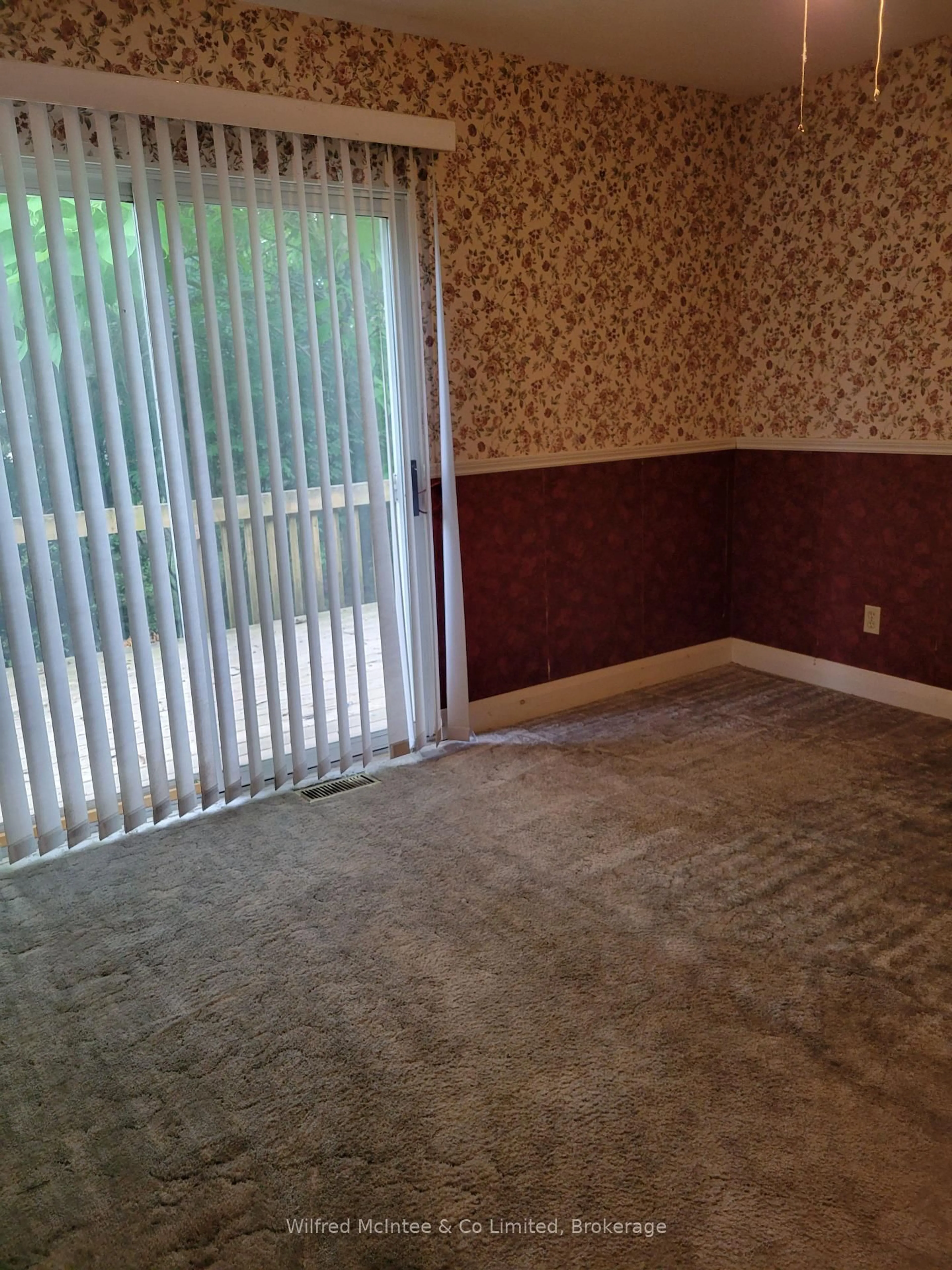 A pic of a room for 575 11th St, Hanover Ontario N4N 1T4