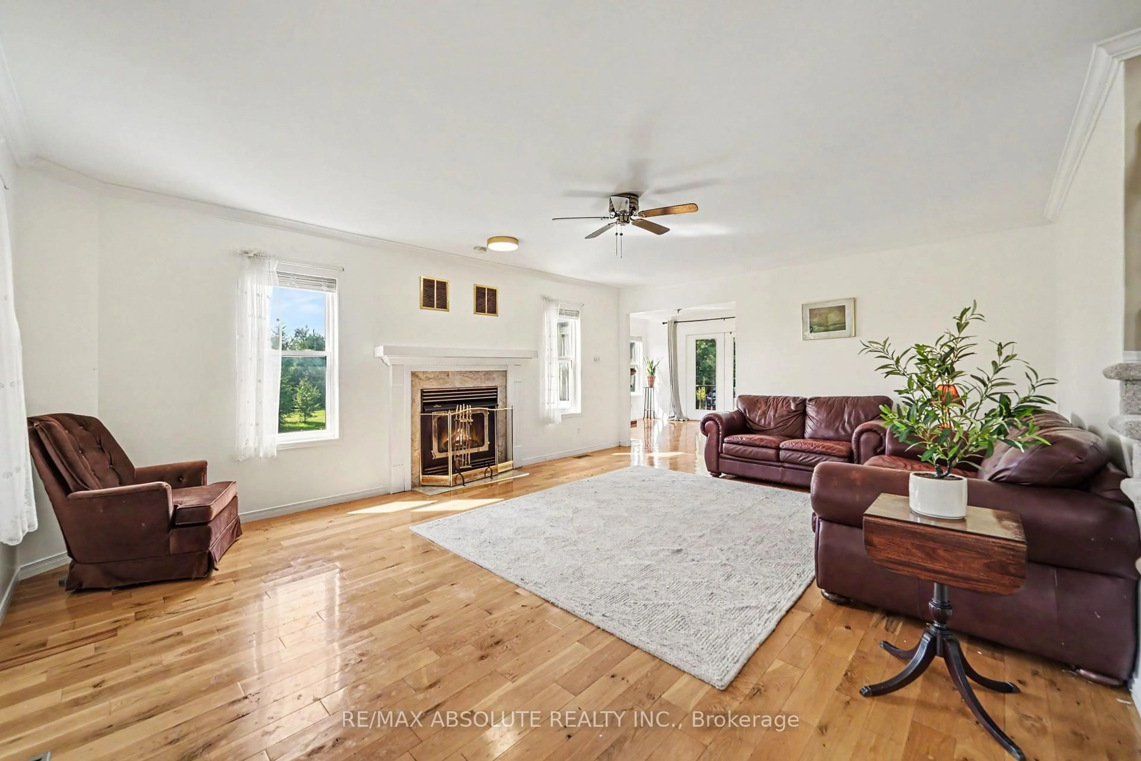Living room with furniture, unknown for 8306 Bank St, Metcalfe Ontario K0A 2P0