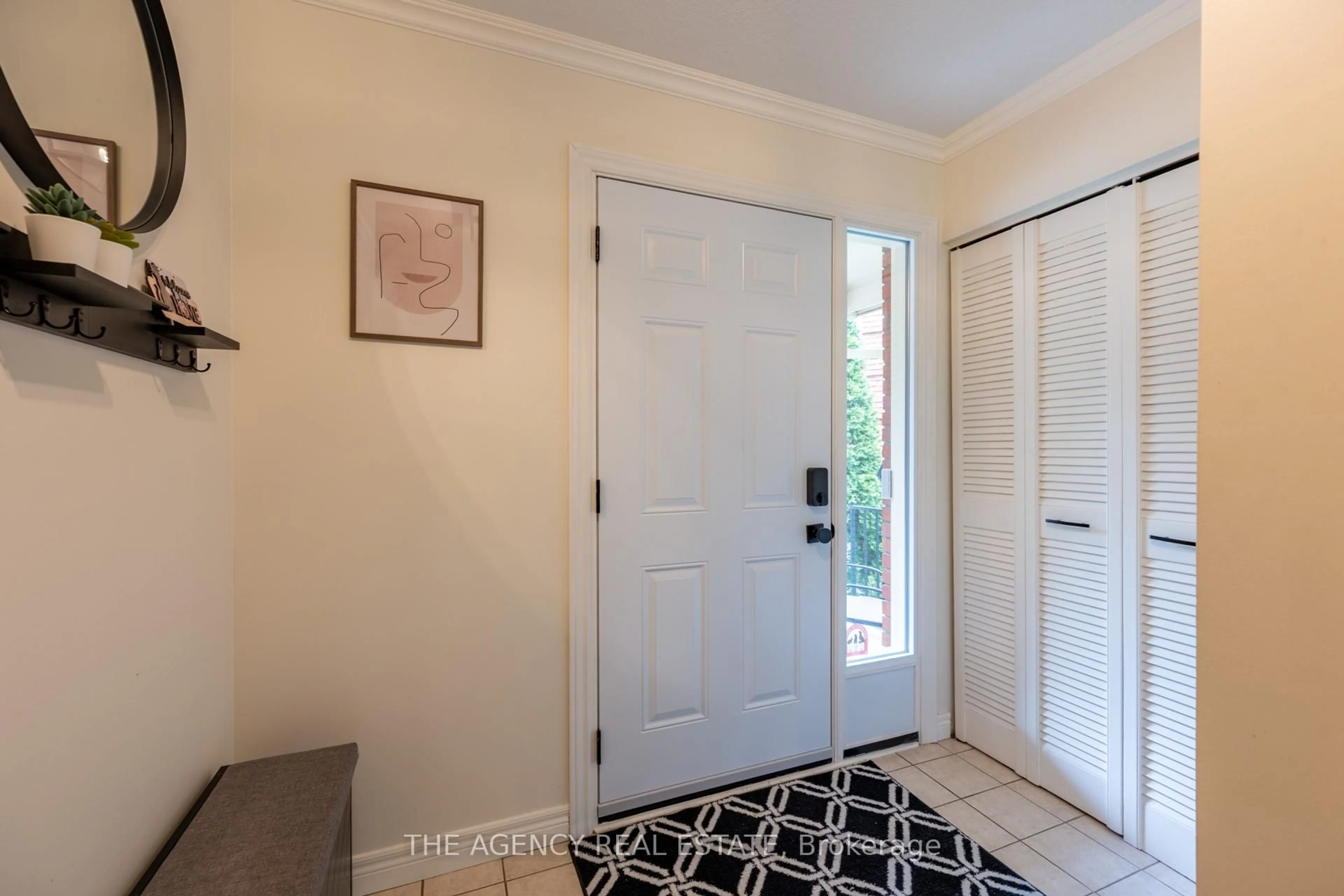 Indoor entryway for 470 Wilkins St #70, London South Ontario N6C 5B2