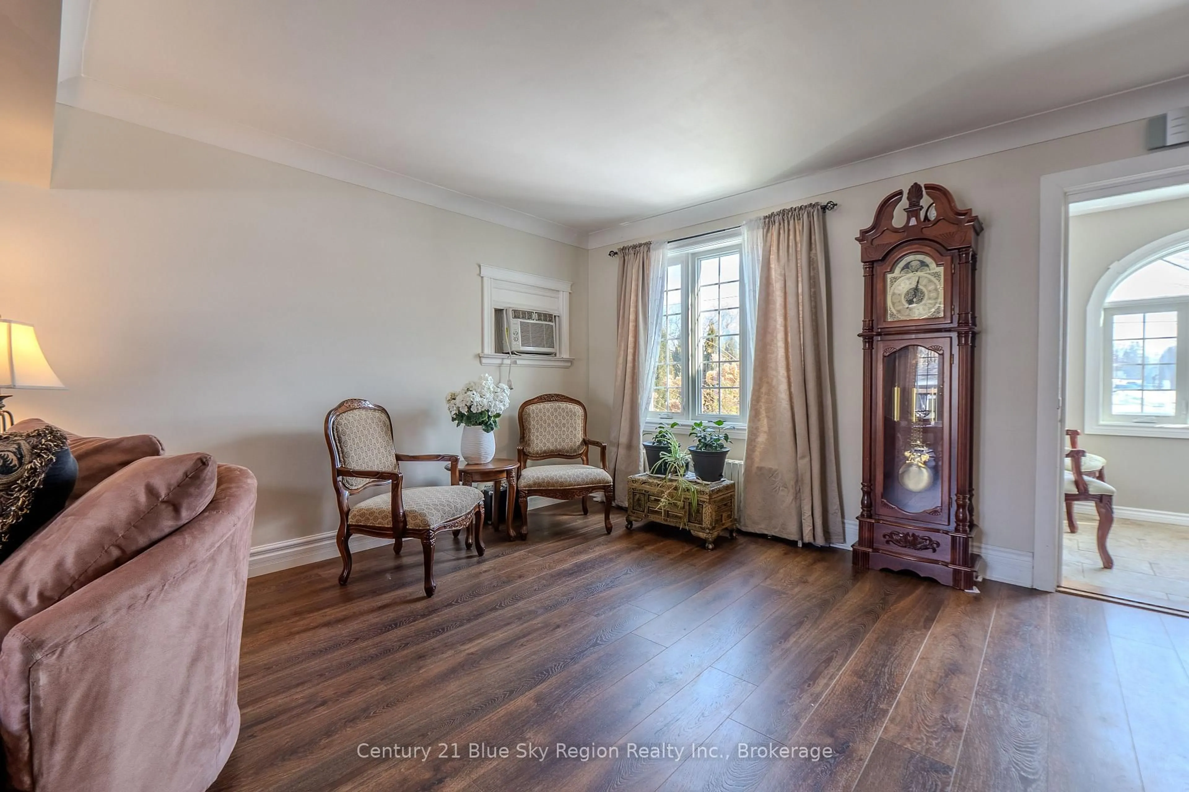 Living room with furniture, unknown for 137 Whitney Ave, North Bay Ontario P1A 1Y7