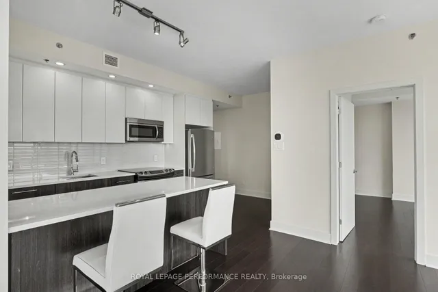 88 Richmond Rd #412, Ottawa 4