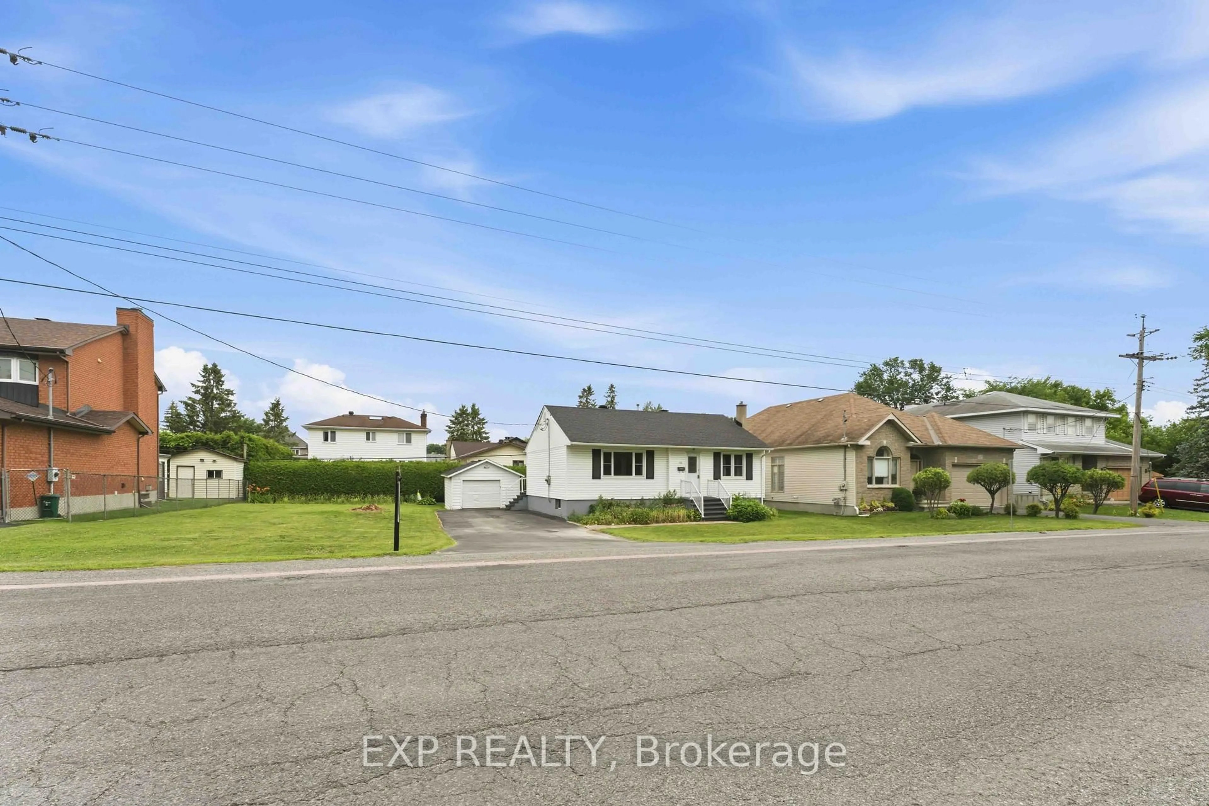 A pic from outside/outdoor area/front of a property/back of a property/a pic from drone, street for 1613 Queensdale Ave, Ottawa Ontario K1T 1J4