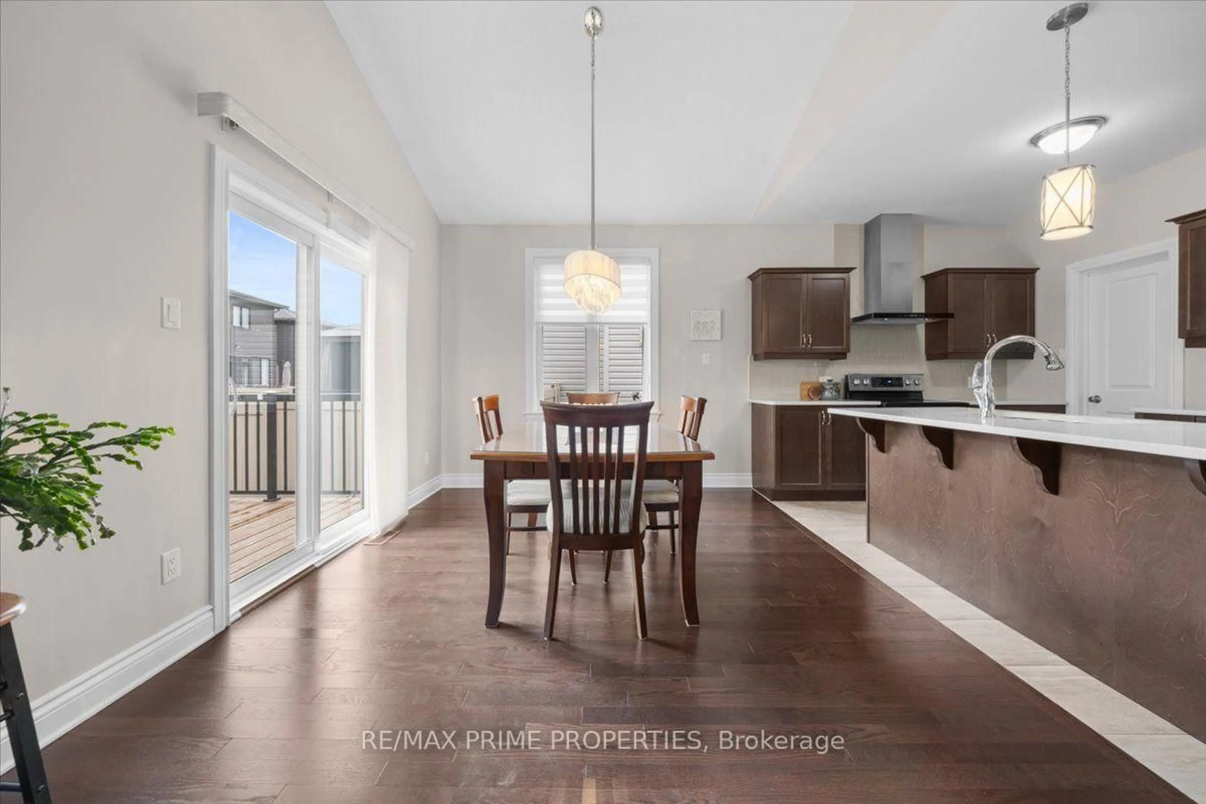 Open concept kitchen, unknown for 817 Platinum St, Clarence-Rockland Ontario K4K 0J2