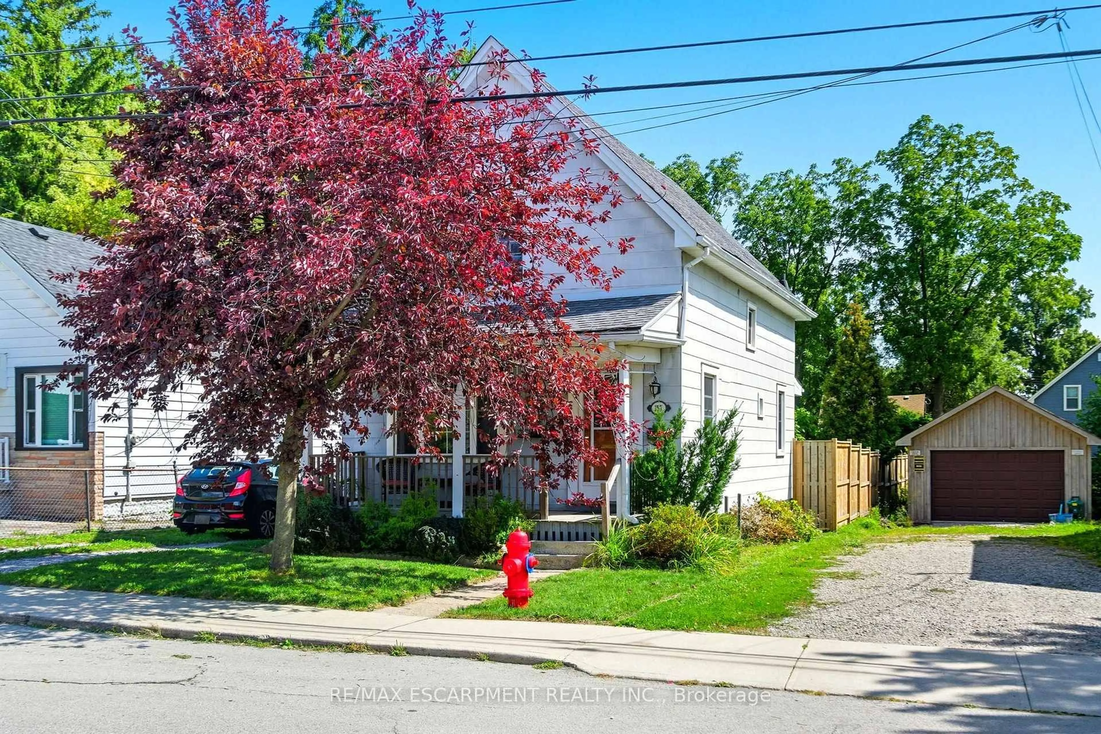 A pic from outside/outdoor area/front of a property/back of a property/a pic from drone, street for 157 East 5th St, Hamilton Ontario L9A 2Z7