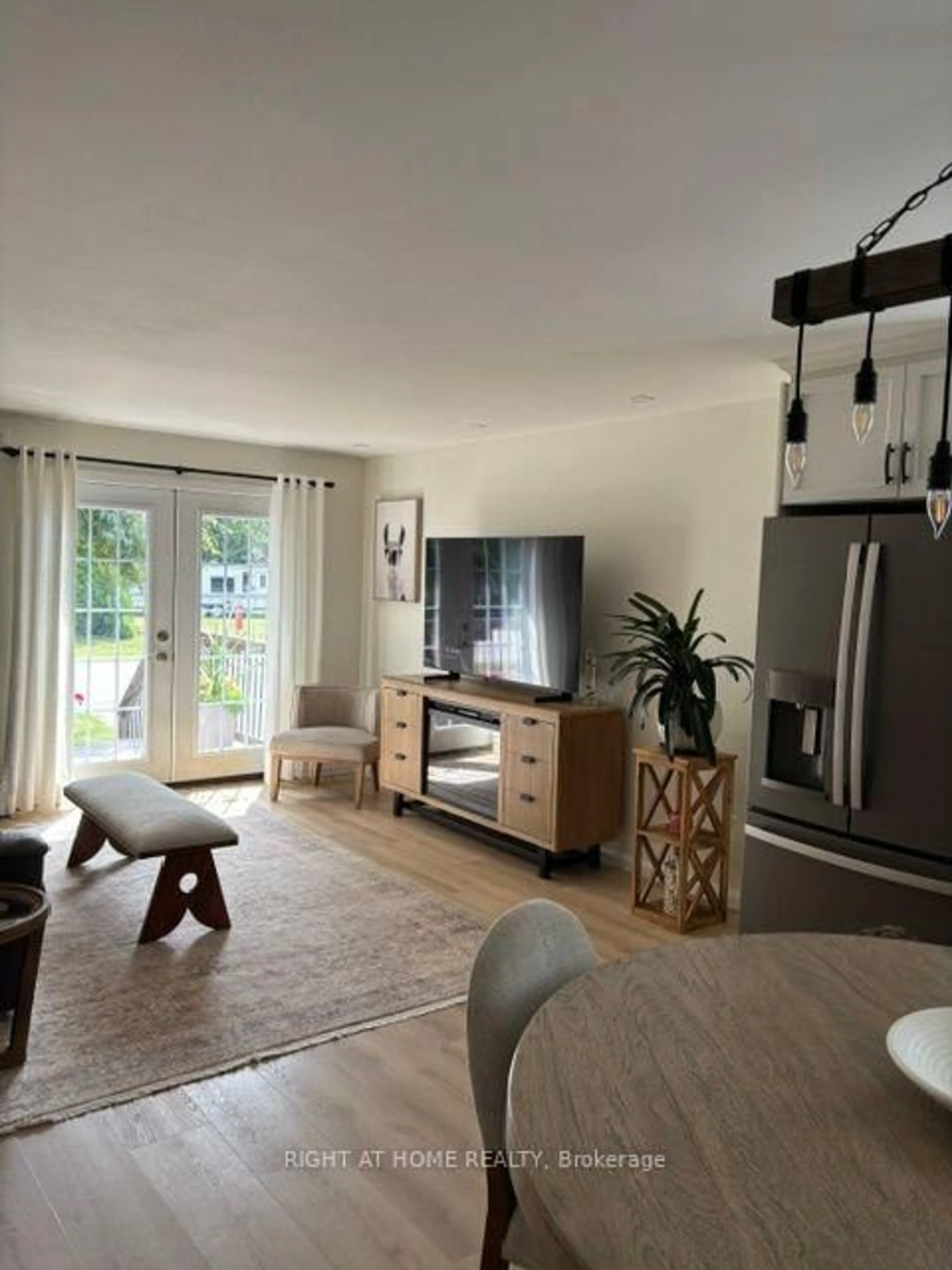 Living room with furniture, unknown for 407 KING St, West Nipissing Ontario P2B 3C8