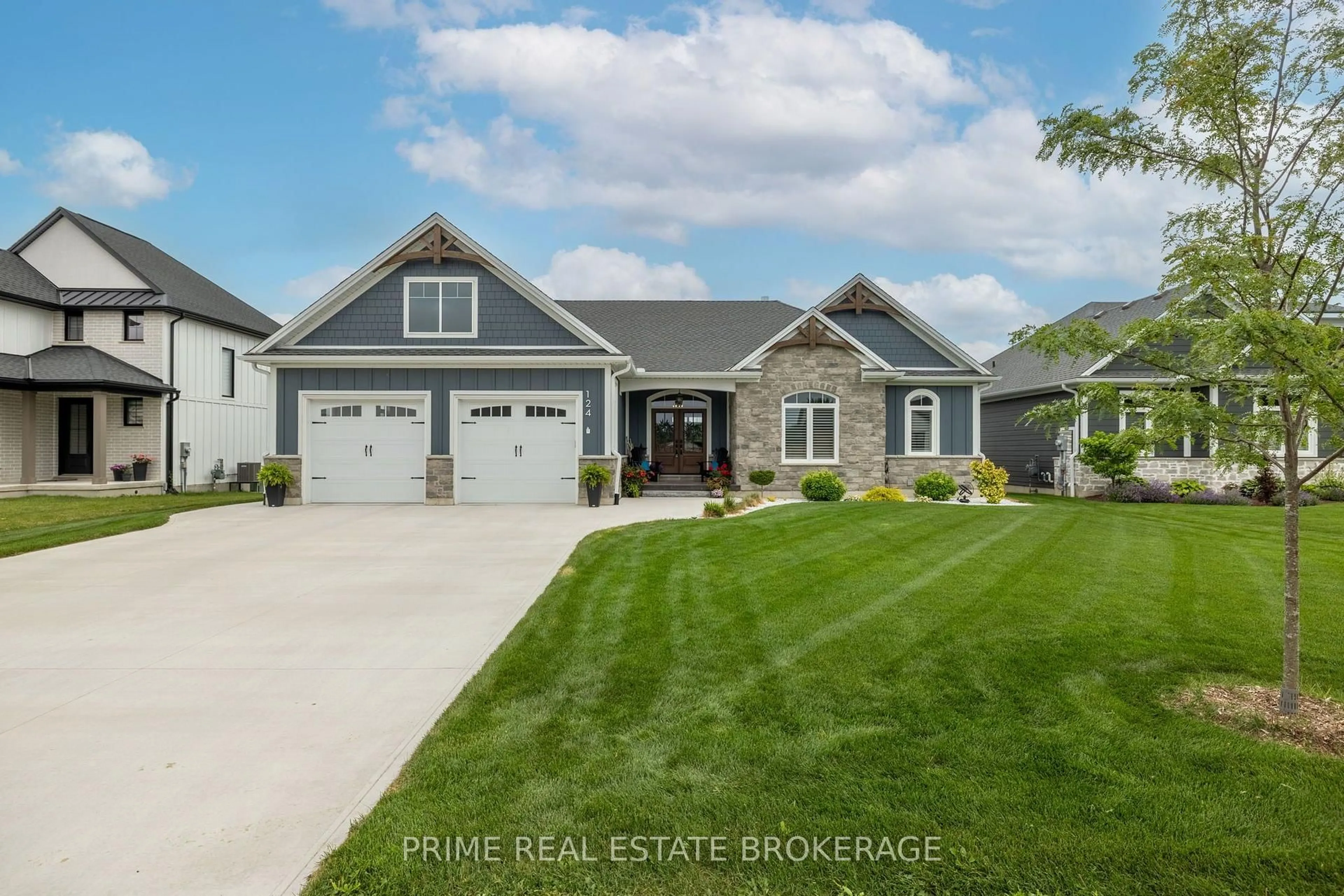 Home with vinyl exterior material, unknown for 124 Lila St, Dutton/Dunwich Ontario N0L 1J0