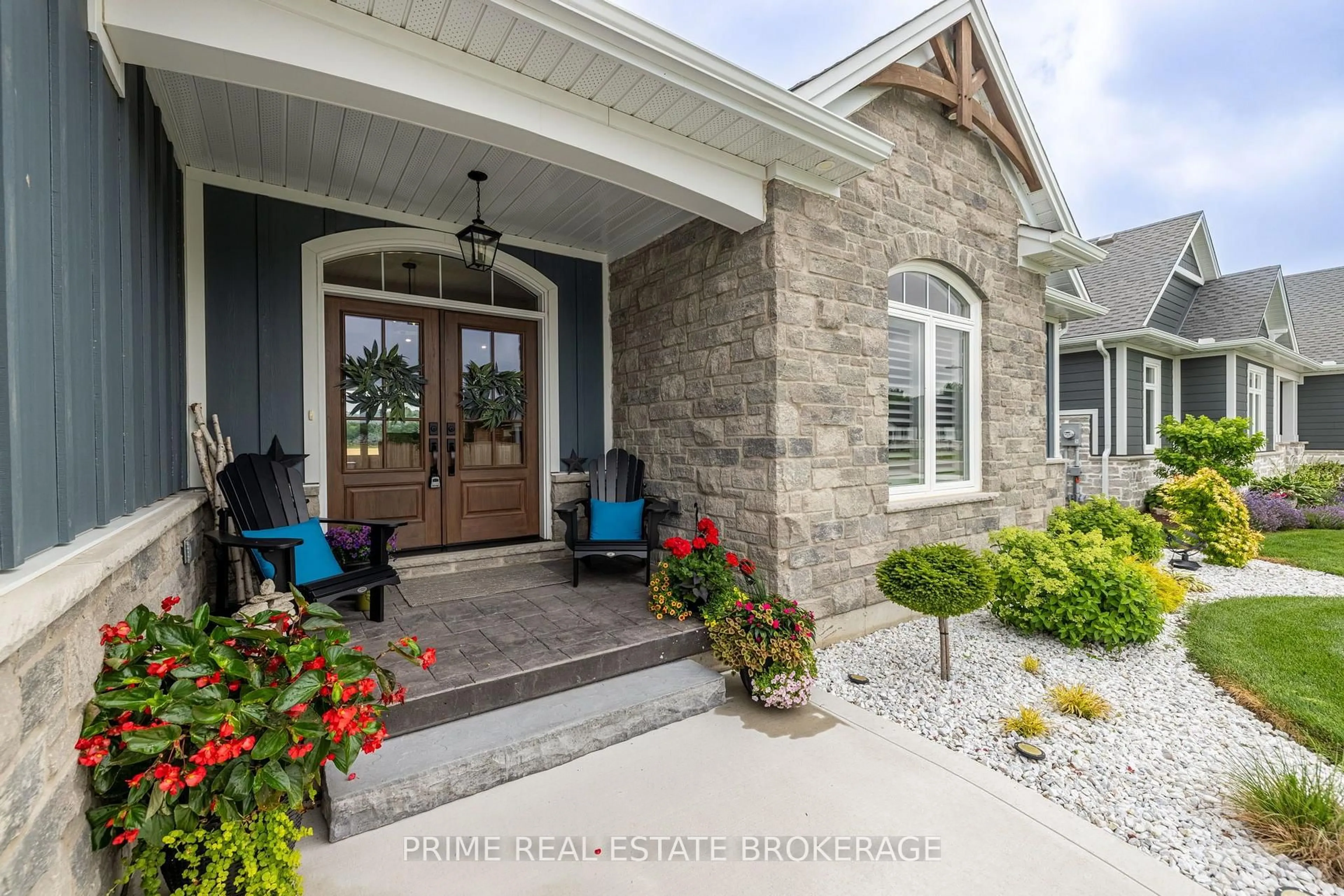 Indoor entryway for 124 Lila St, Dutton/Dunwich Ontario N0L 1J0