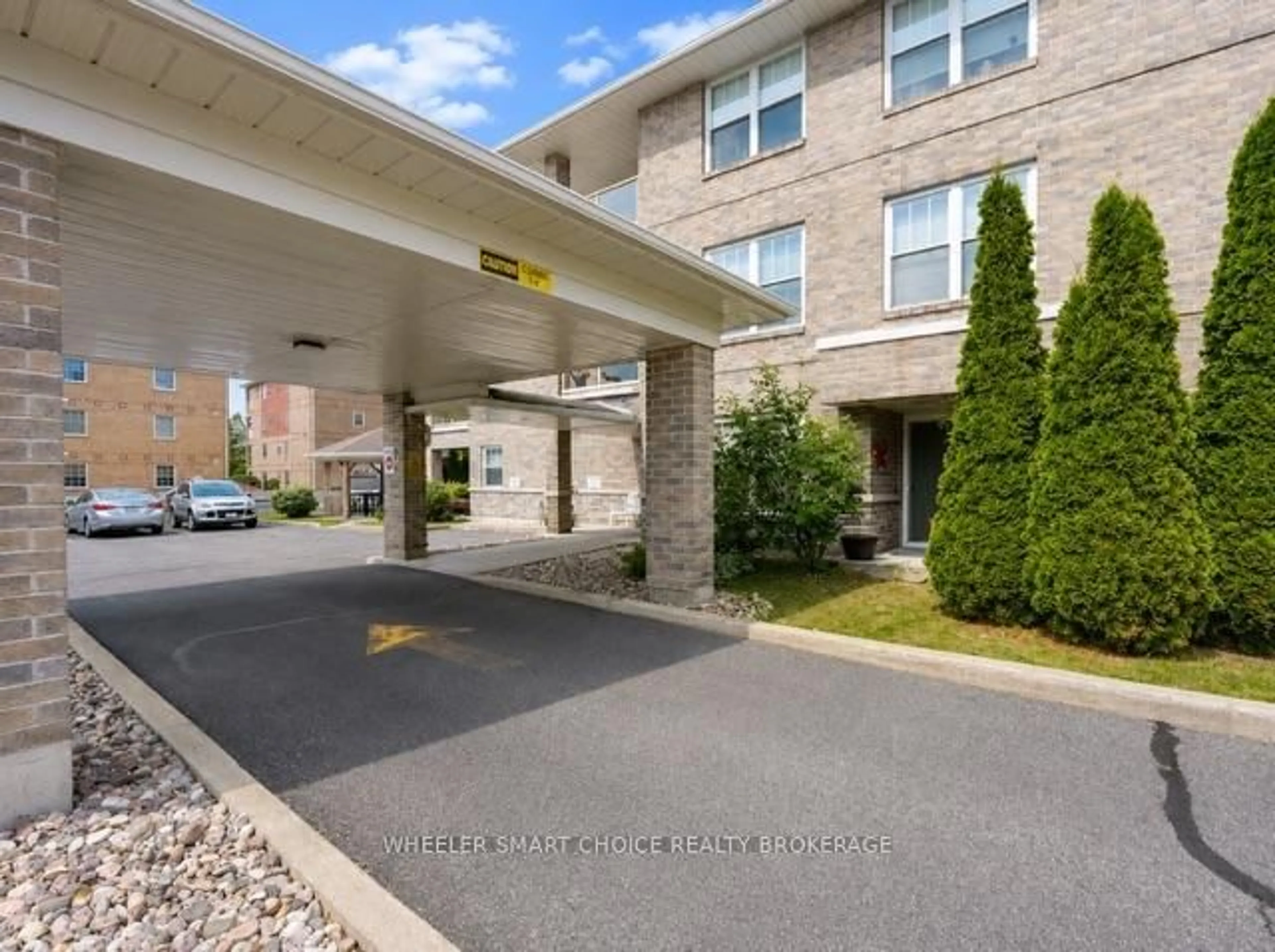 Unknown for 33 Cumberland St #102, Cornwall Ontario K6J 4G8