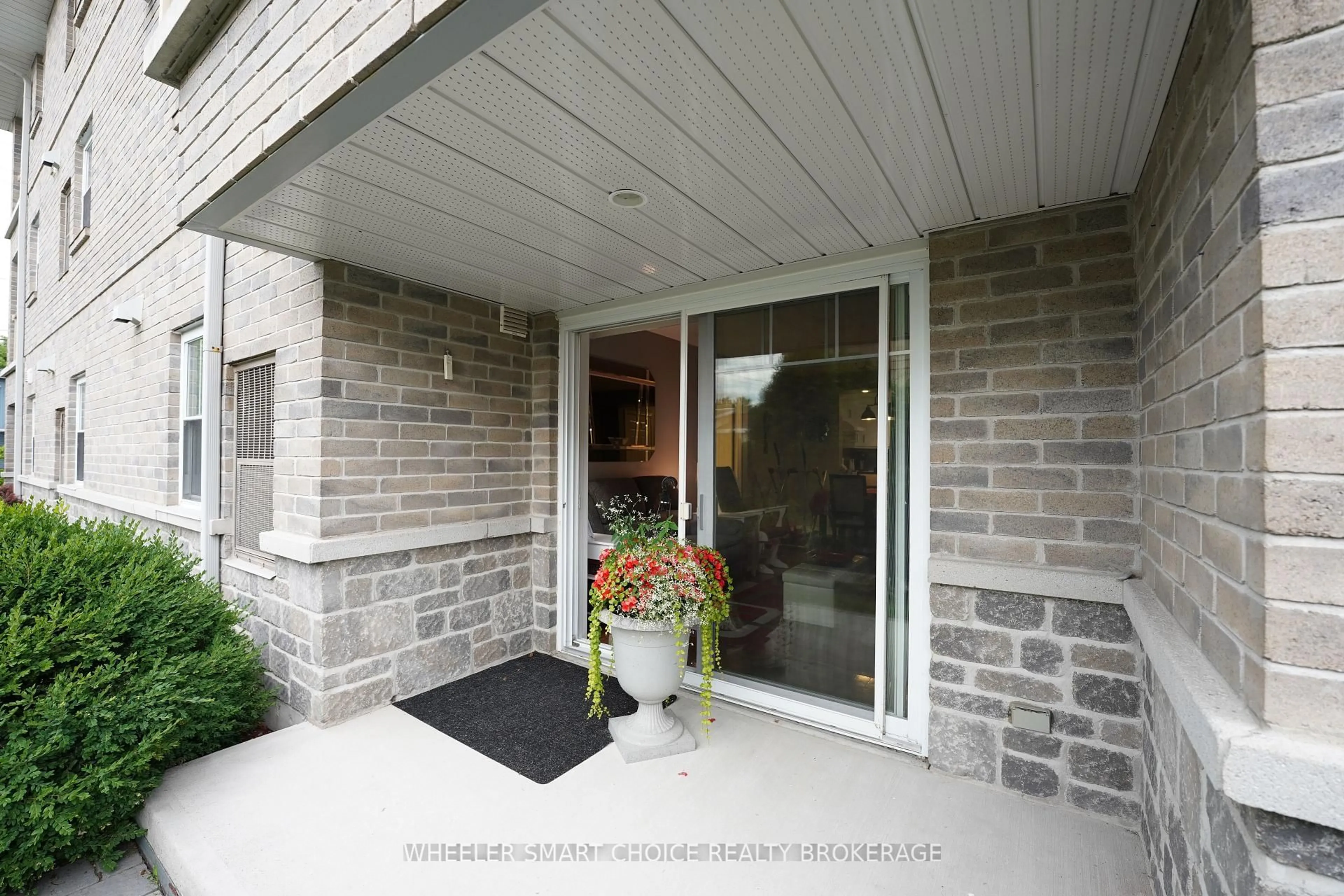 Unknown for 33 Cumberland St #102, Cornwall Ontario K6J 4G8